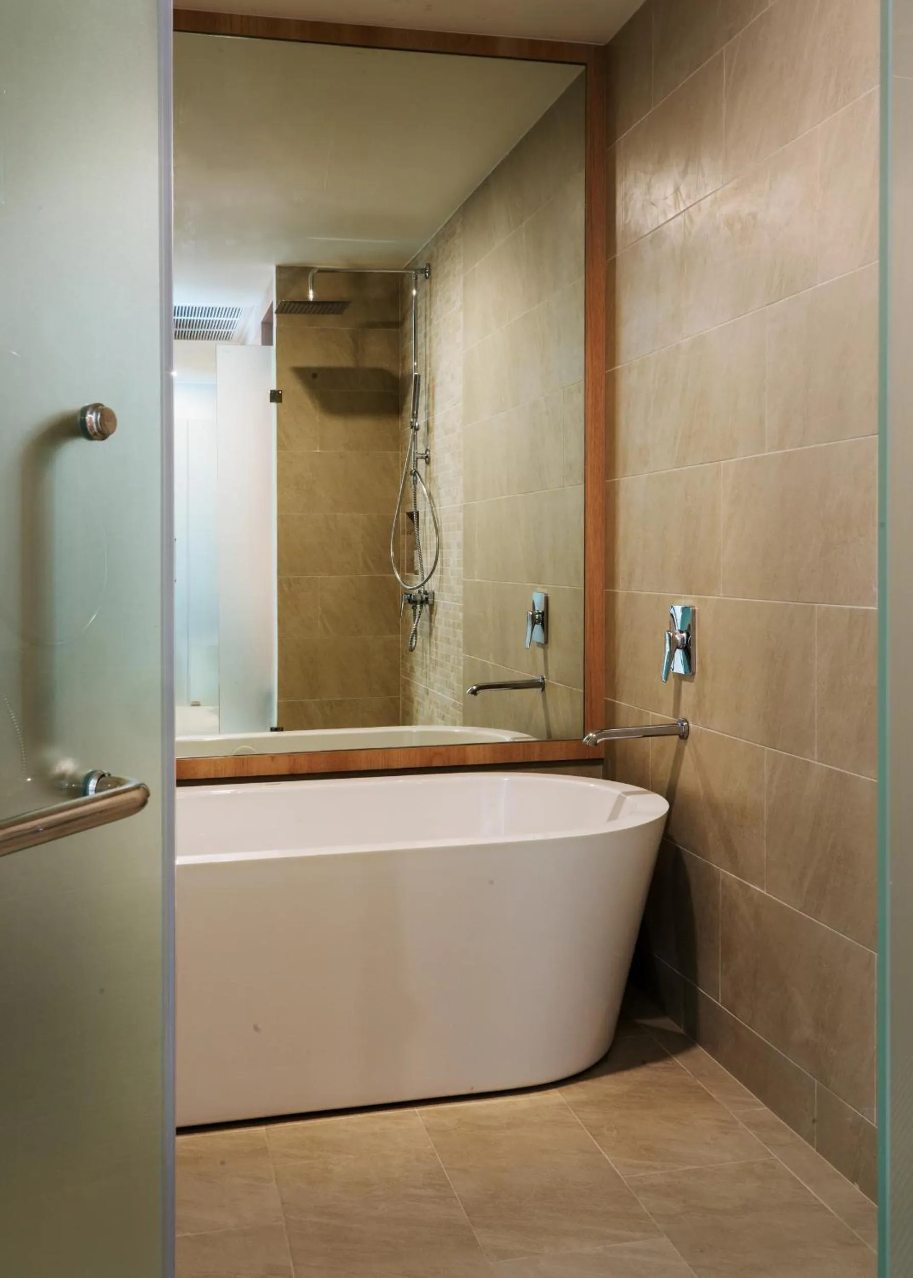 Shower in Niranapa Boutique Resort