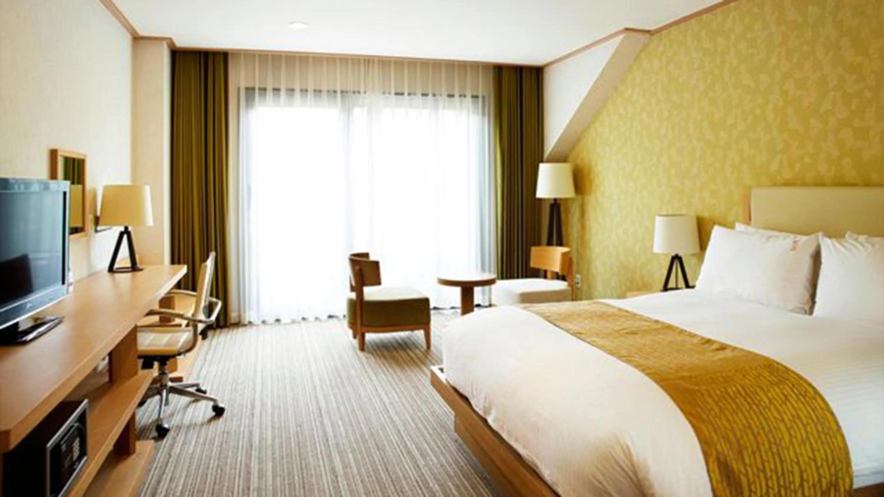 Photo of the whole room, Bed in Holiday Inn Resort Alpensia Pyeongchang by IHG