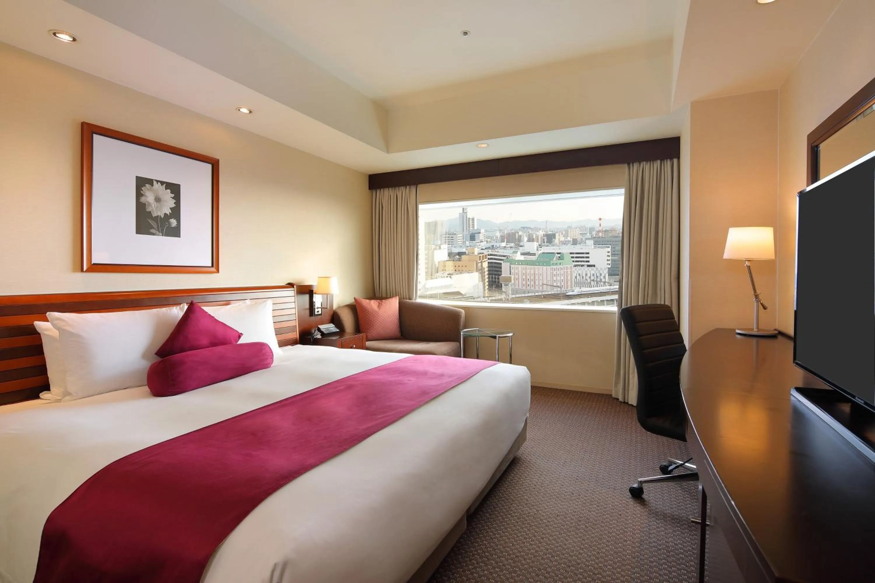 Photo of the whole room, Bed in ANA Crowne Plaza Okayama by IHG
