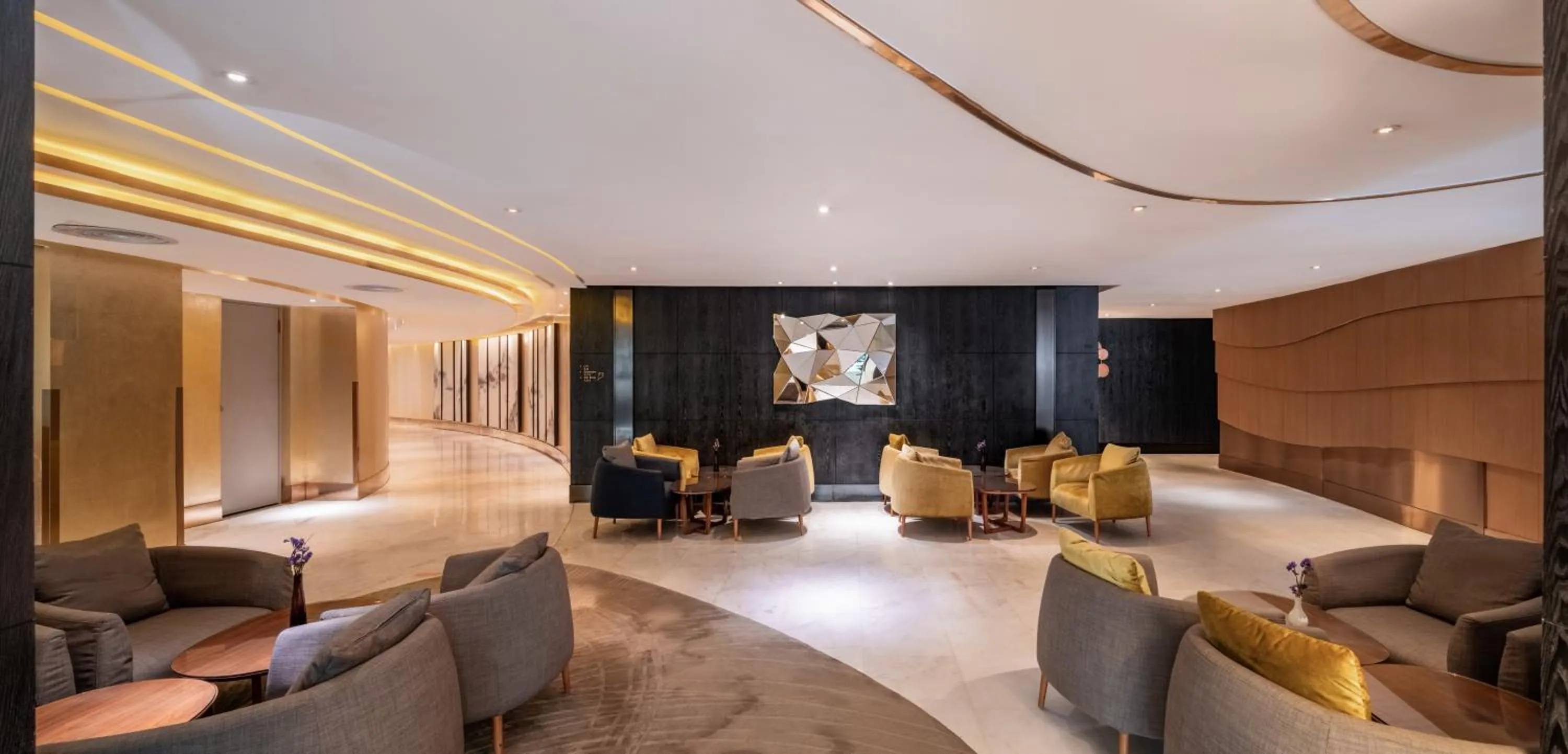 Lobby or reception in Holiday Inn Kunming City Centre by IHG