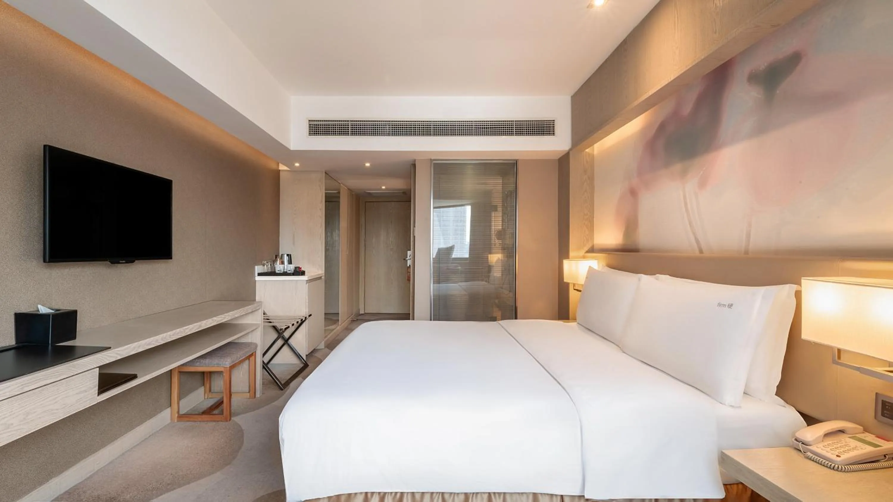 Property building, Bed in Holiday Inn Kunming City Centre by IHG