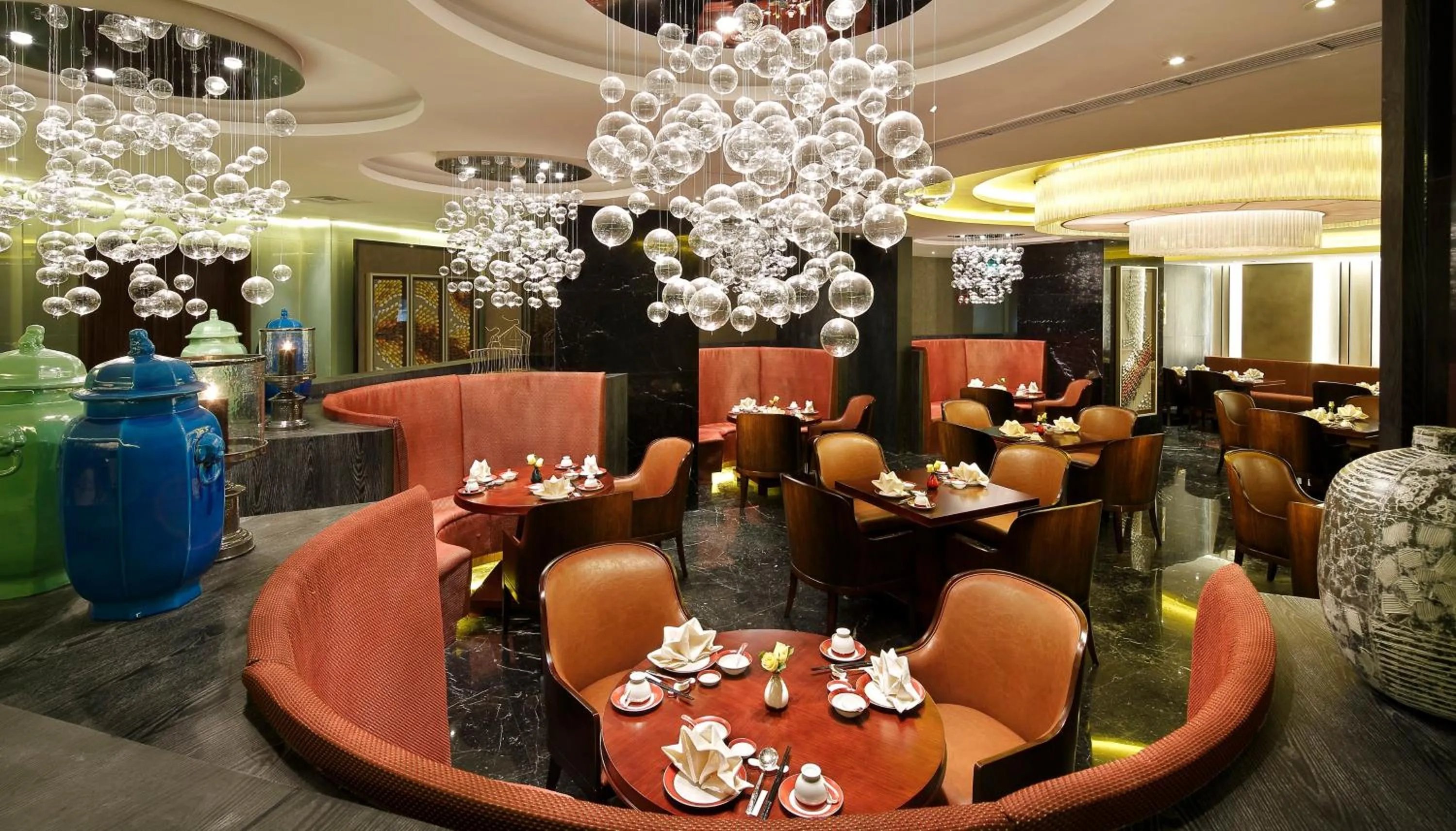 Restaurant/places to eat in Holiday Inn Kunming City Centre by IHG