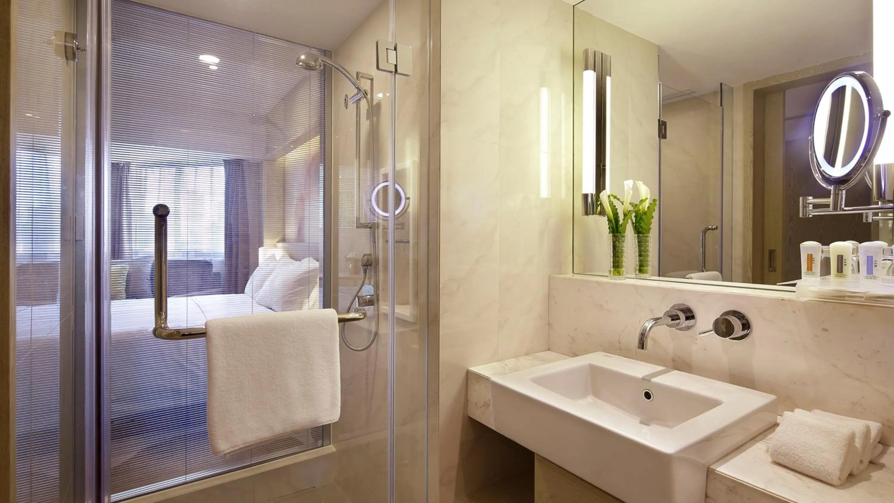 Bathroom in Holiday Inn Kunming City Centre by IHG