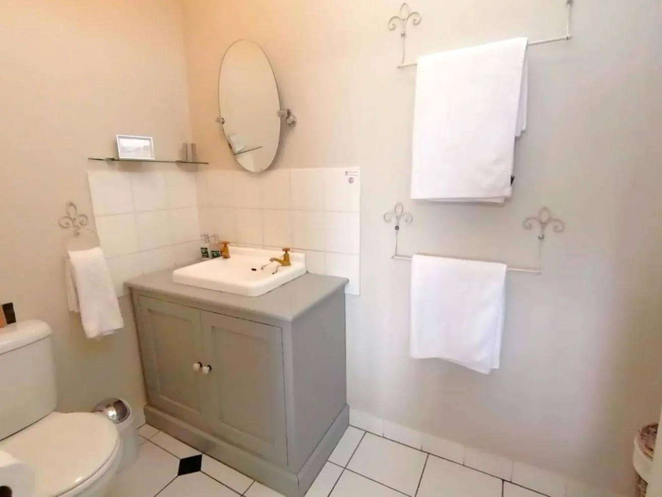 Bathroom in Gateside Guesthouse