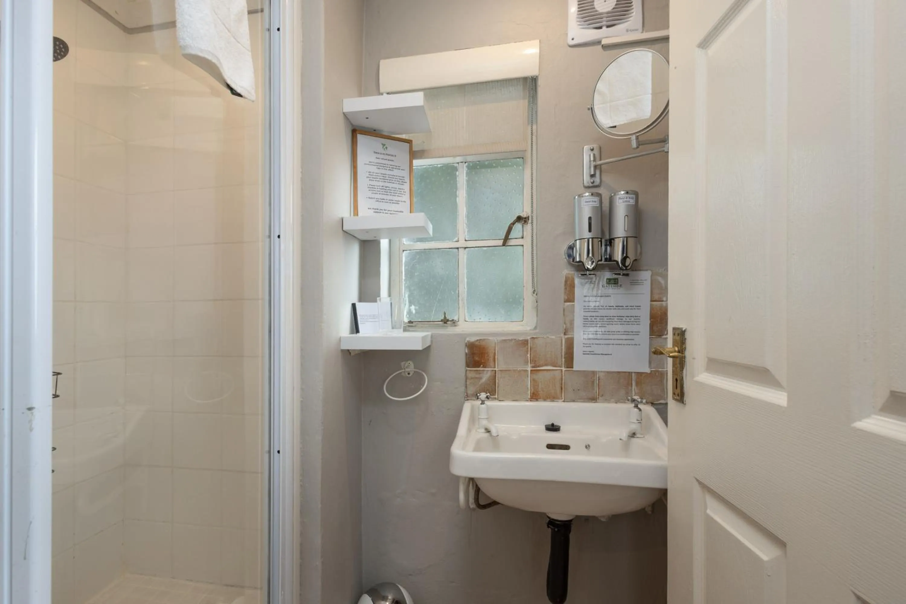 Bathroom in Gateside Guesthouse