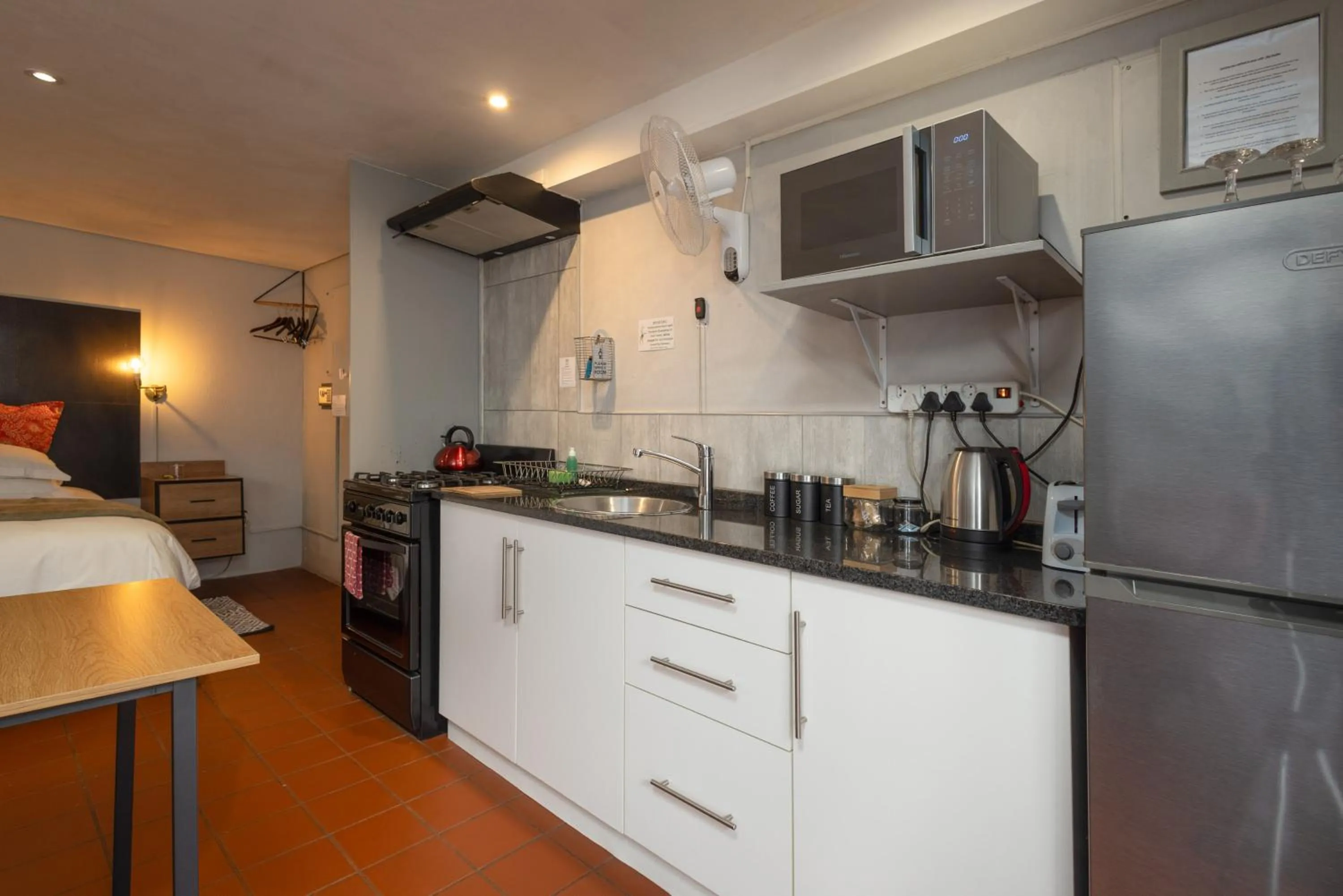 Kitchen or kitchenette in Gateside Guesthouse