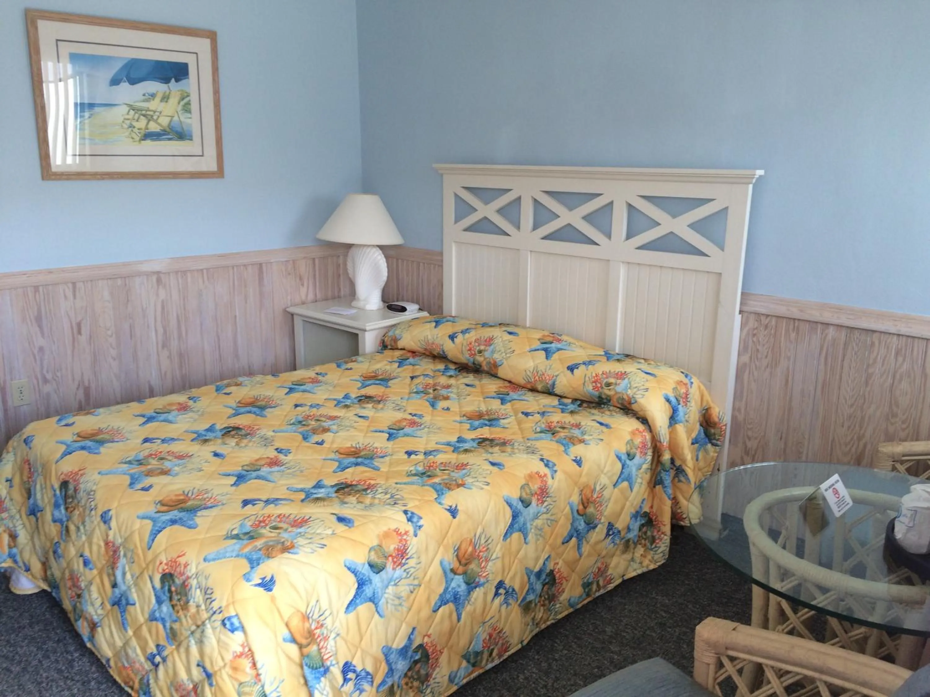 Bedroom in Windswept Motel