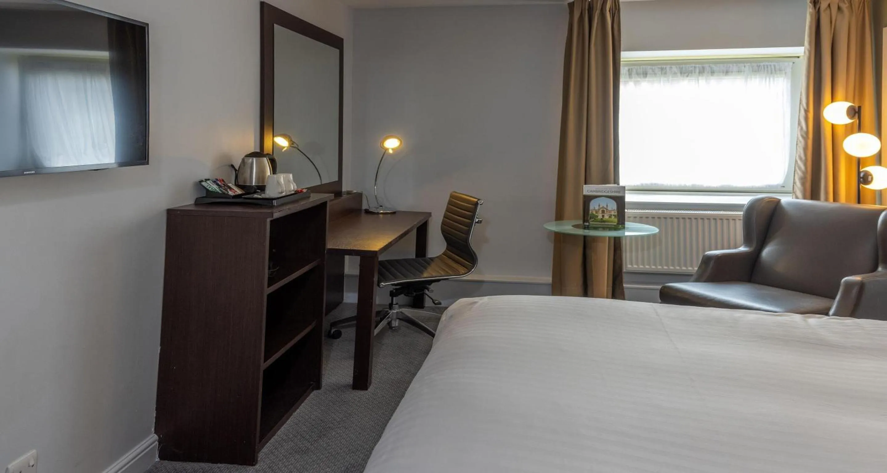 Bedroom, Bed in Cambridge Bar Hill Hotel, BW Signature Collection