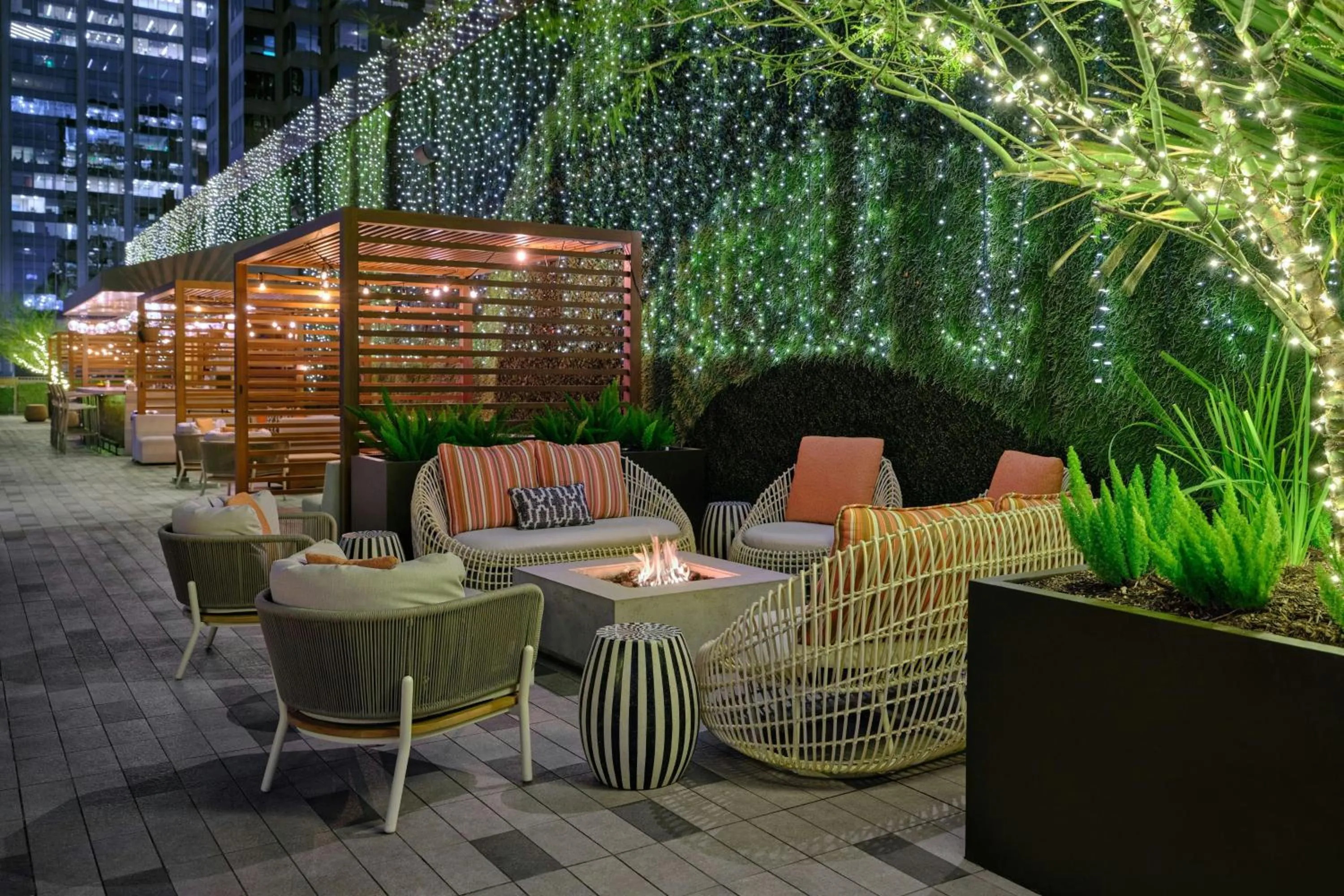 Restaurant/places to eat in JW Marriott Austin