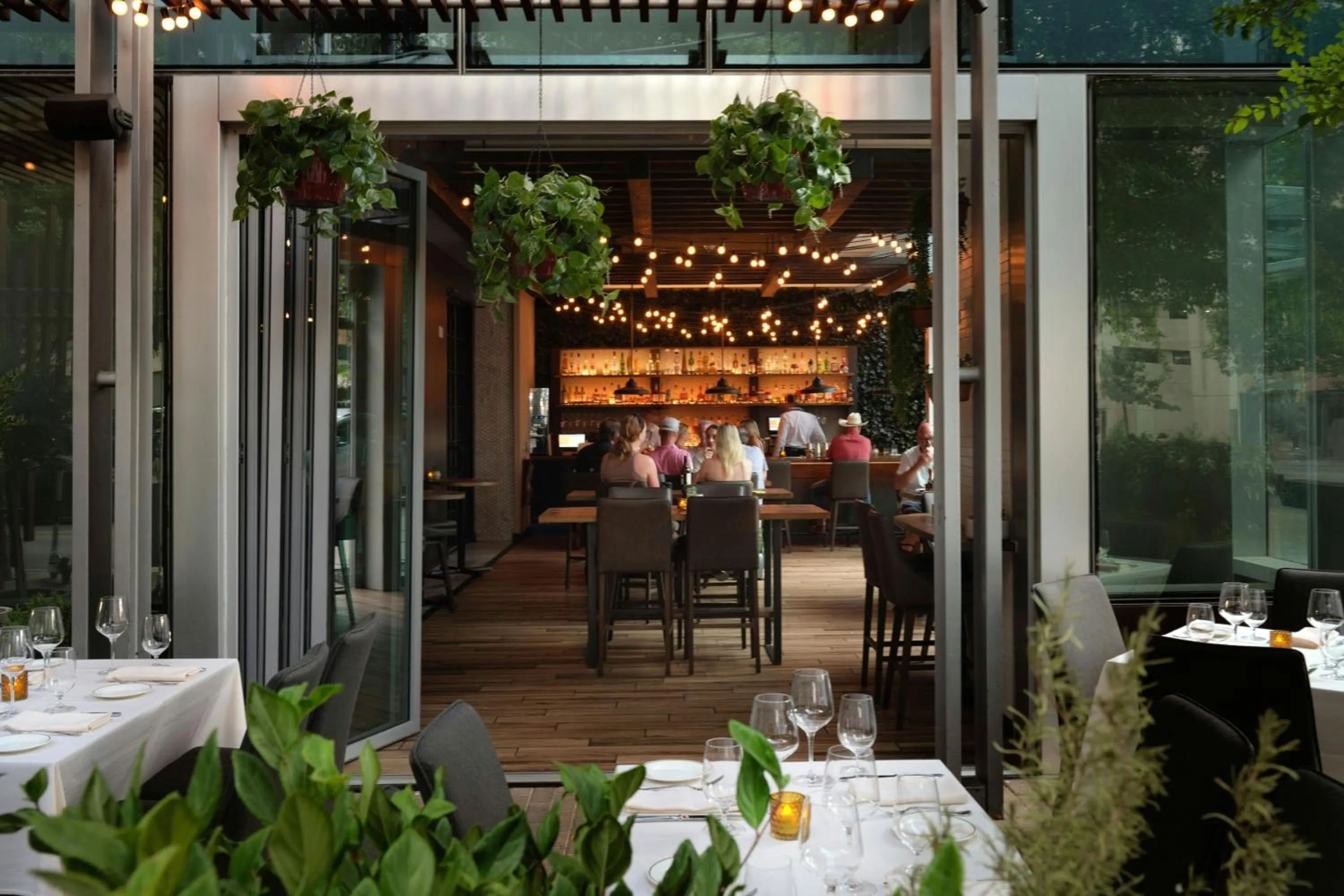 Restaurant/places to eat in JW Marriott Austin