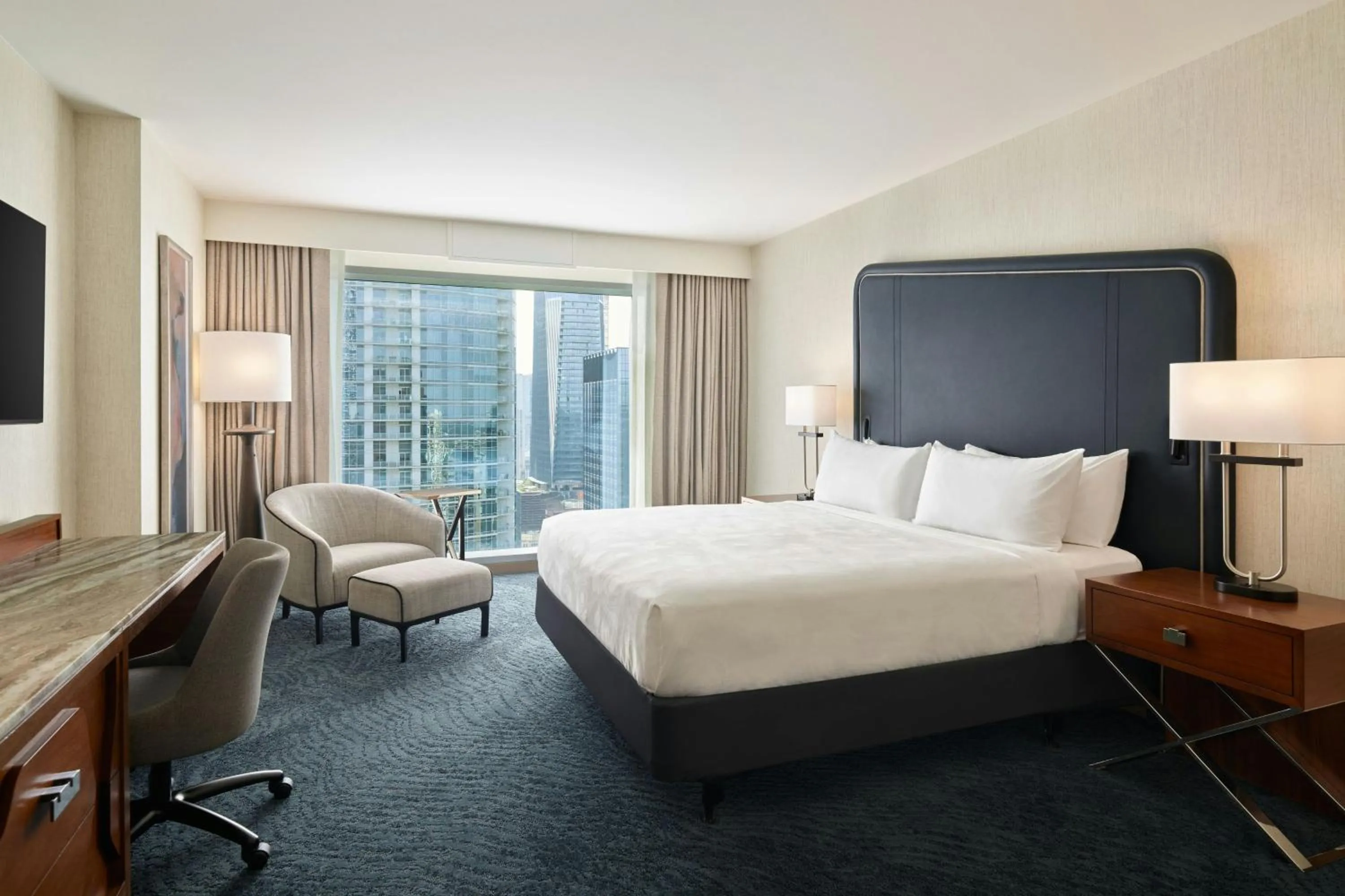 Photo of the whole room, Bed in JW Marriott Austin