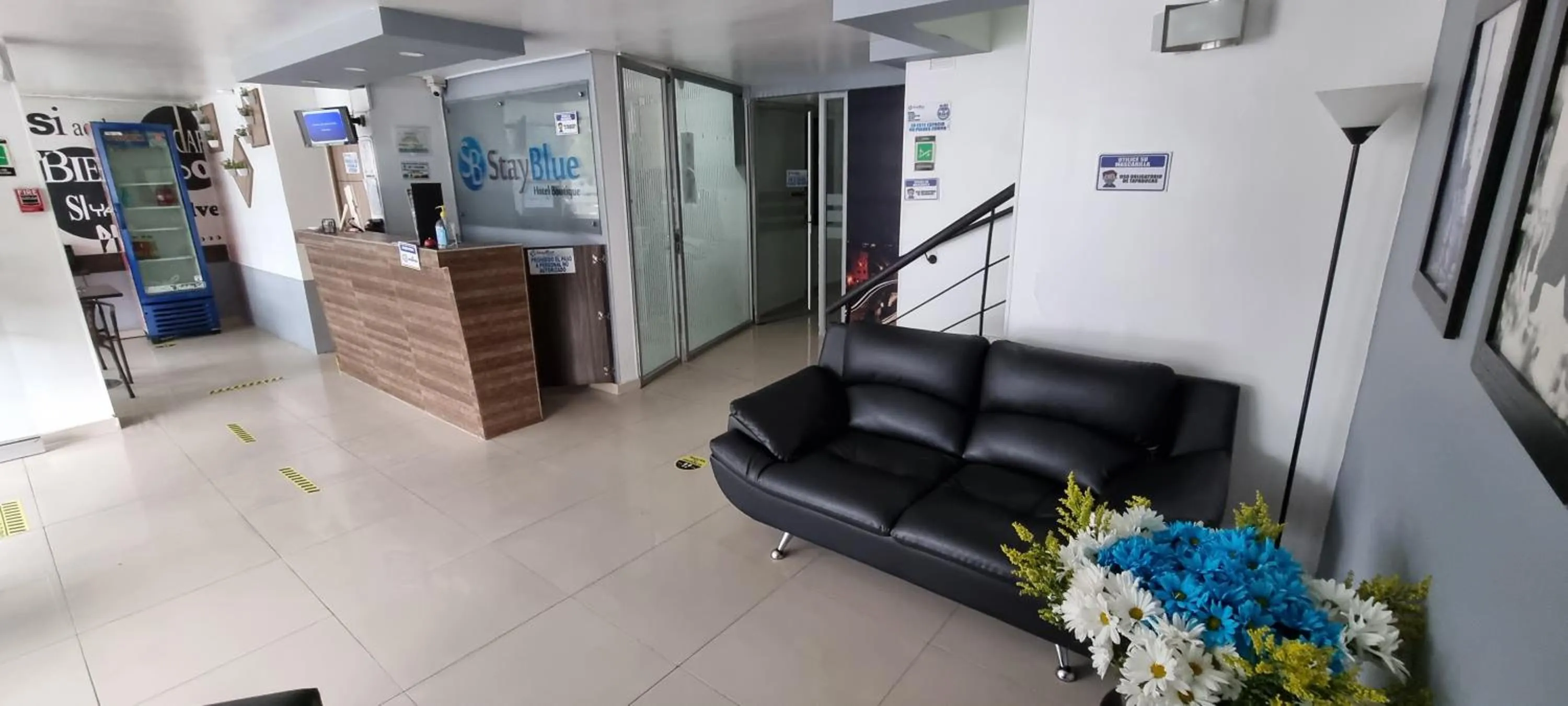 Living room in Stay Blue Hotel