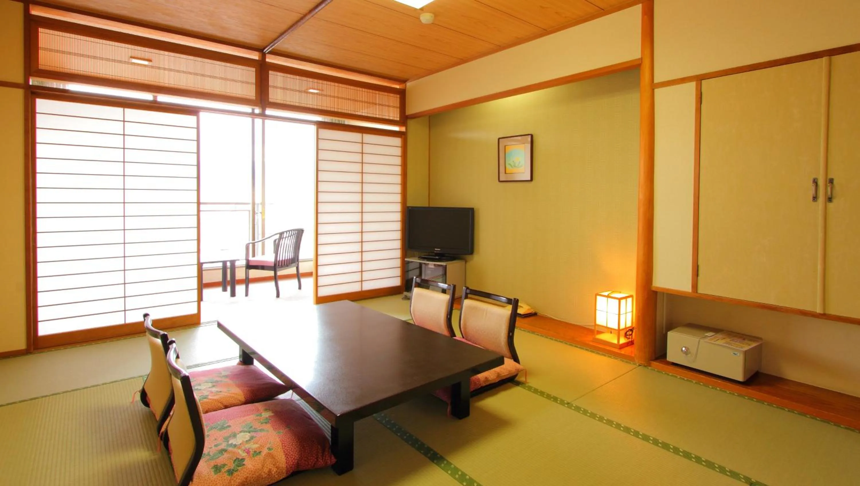 Photo of the whole room, Bed in Hotel Hana Isawa
