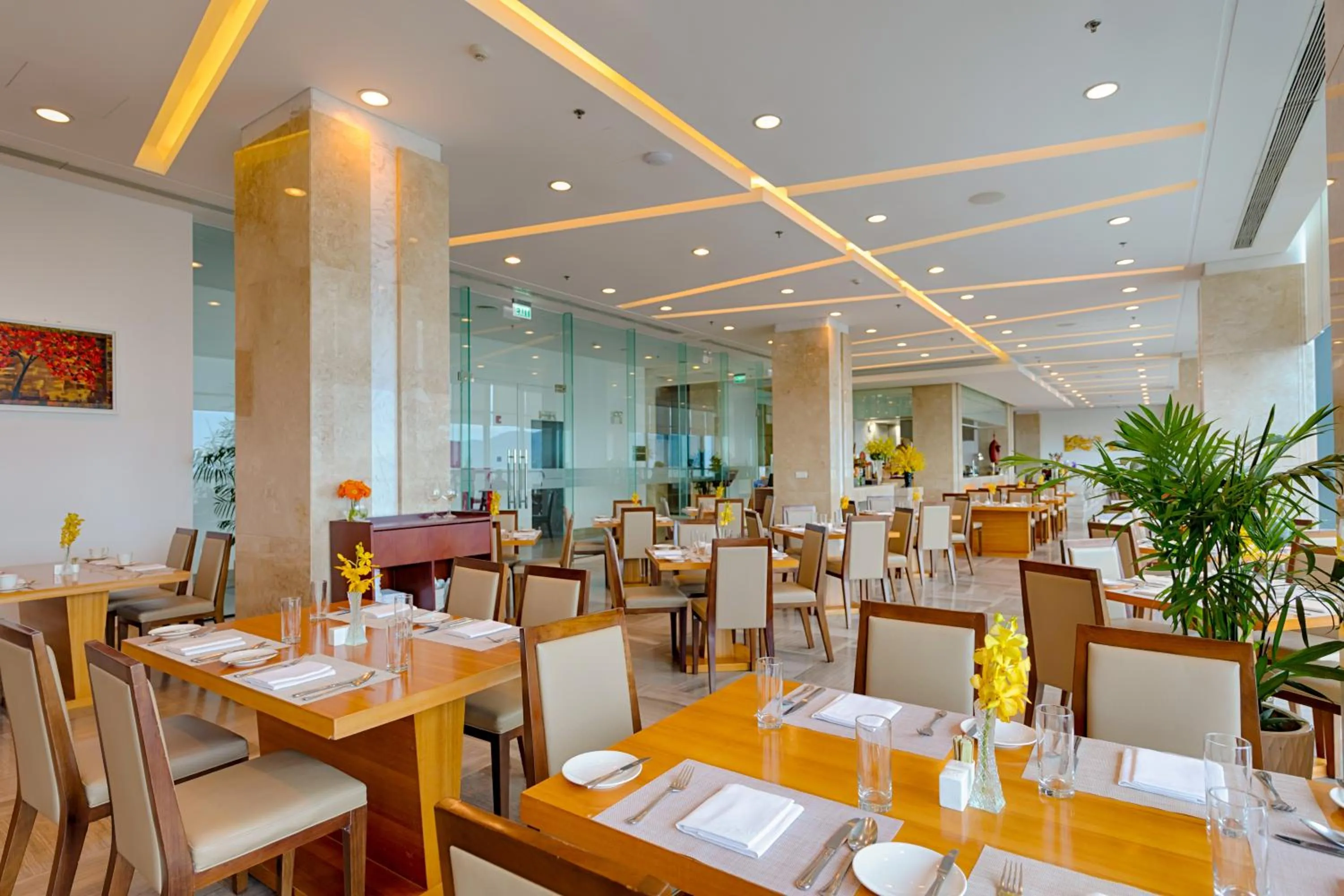 Restaurant/places to eat in Grand Tourane Hotel Da Nang