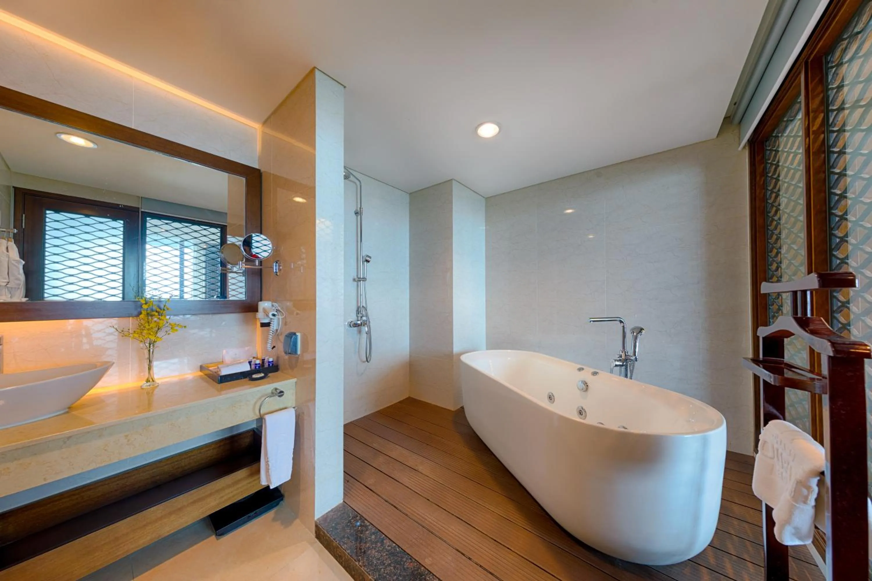 Shower, Bed in Grand Tourane Hotel Da Nang