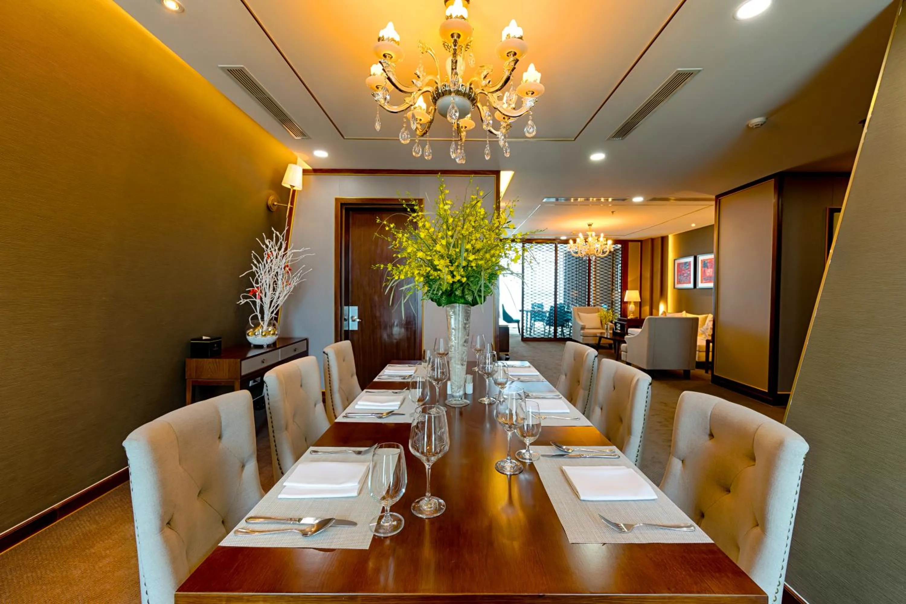 Restaurant/places to eat in Grand Tourane Hotel Da Nang