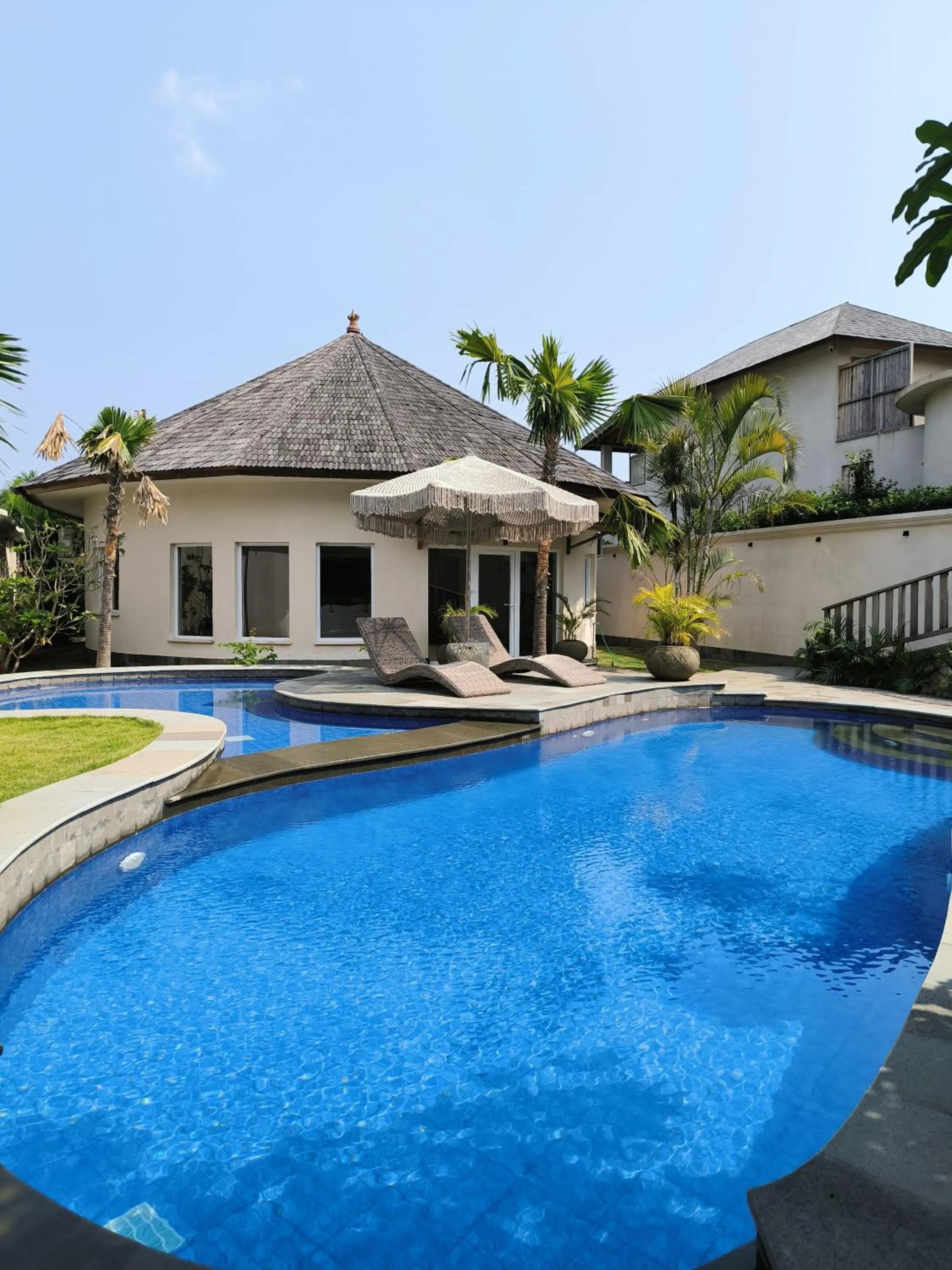 Property building in Villa Suerte