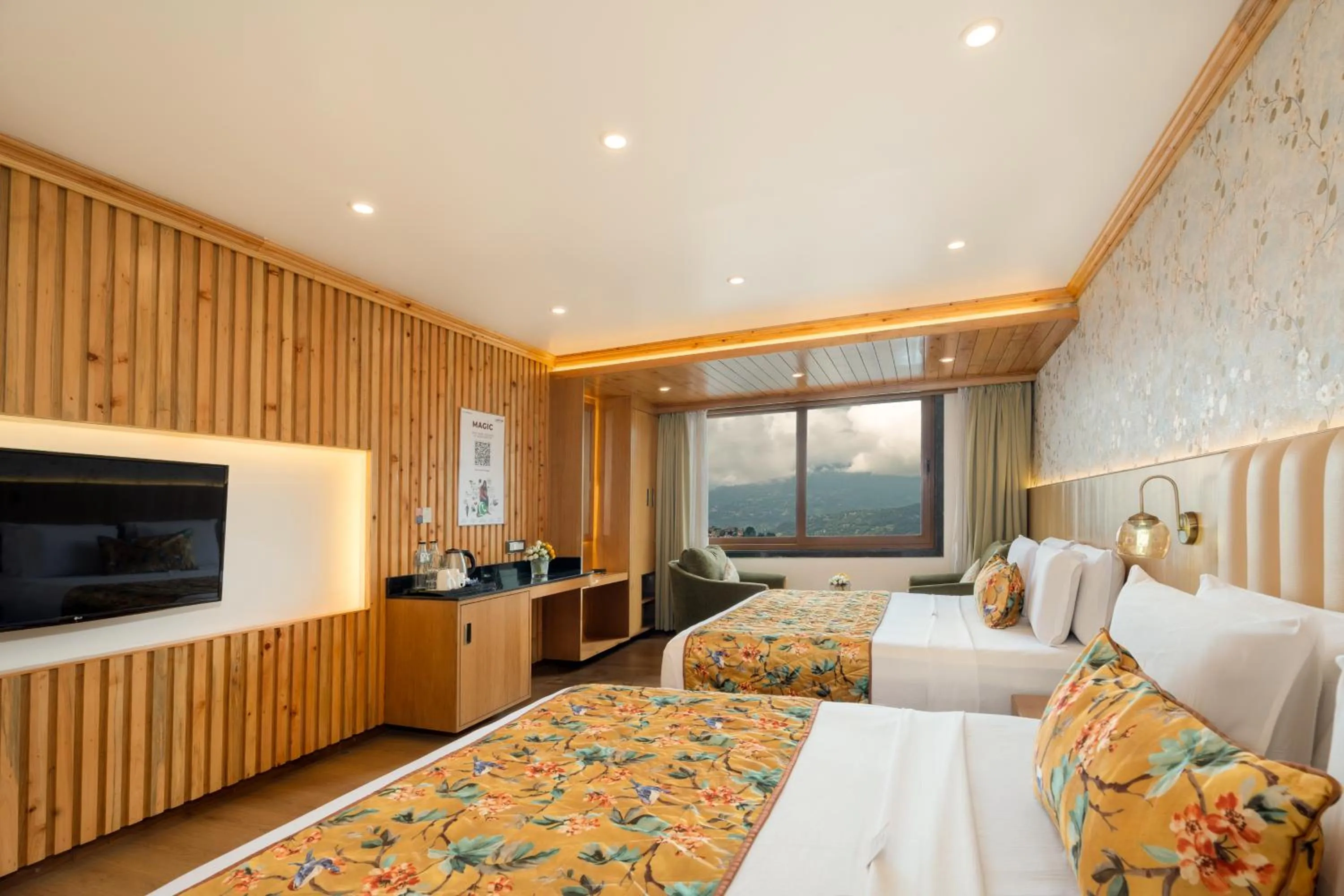 TV and multimedia, Bed in Summit Grand Resort & Spa