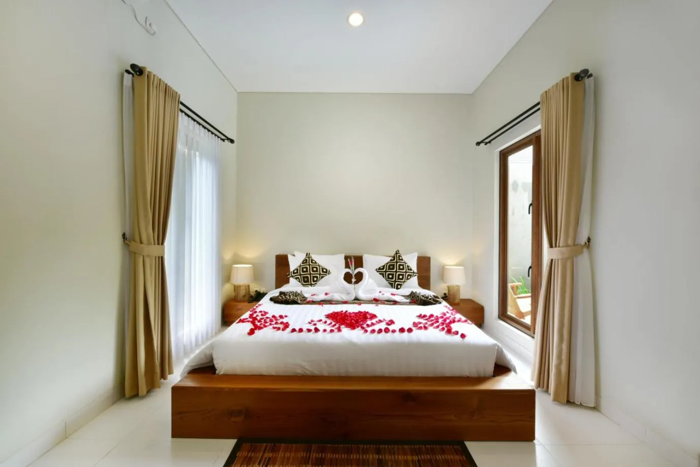 Bed in Mahayoga Ubud Private Pool Villa Spa And Resto