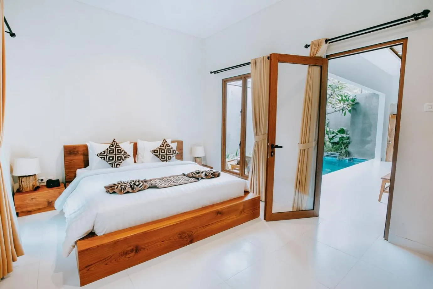 Bed in Mahayoga Ubud Private Pool Villa Spa And Resto