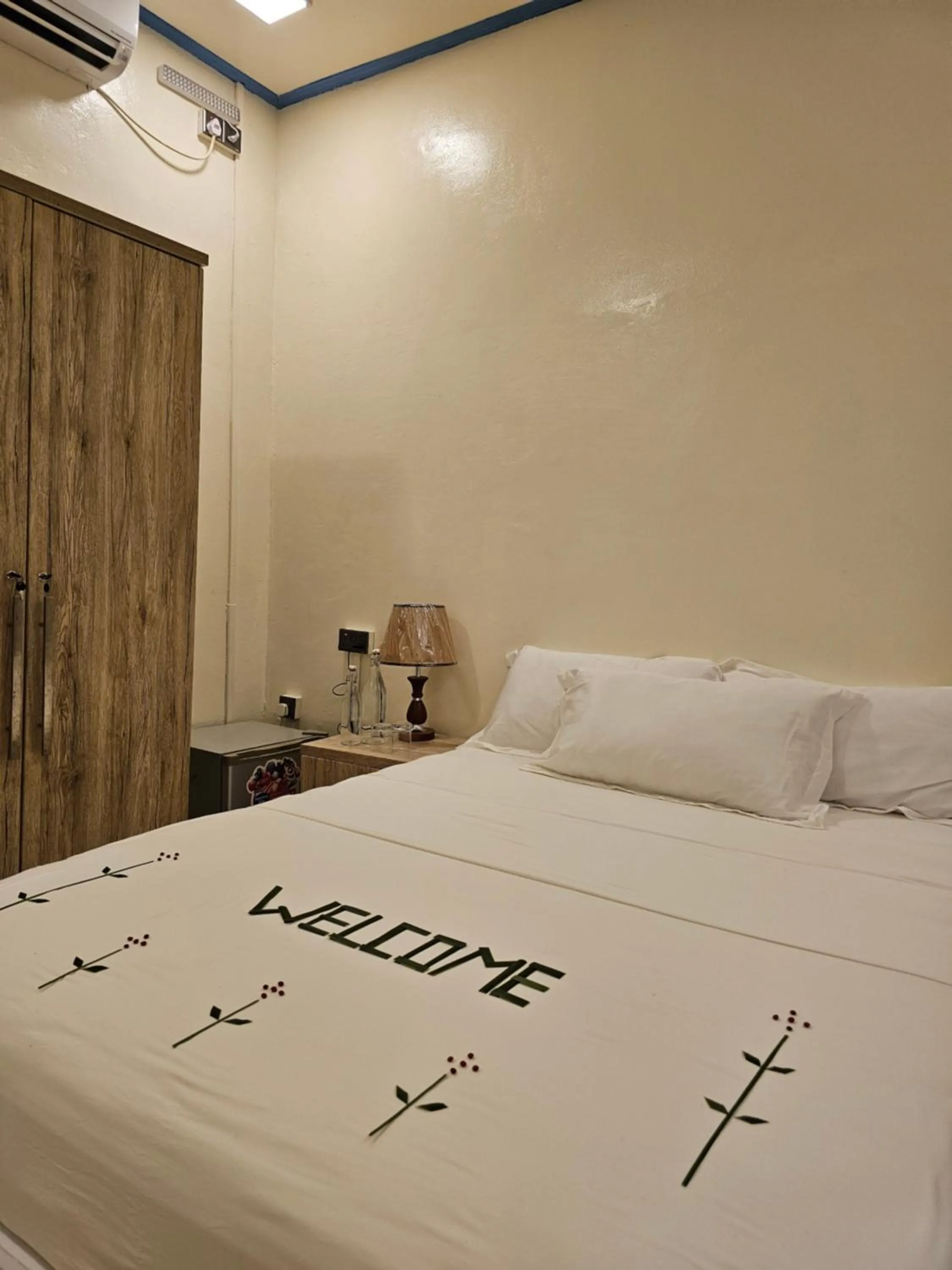 Photo of the whole room in Island Luxury Fehendhoo