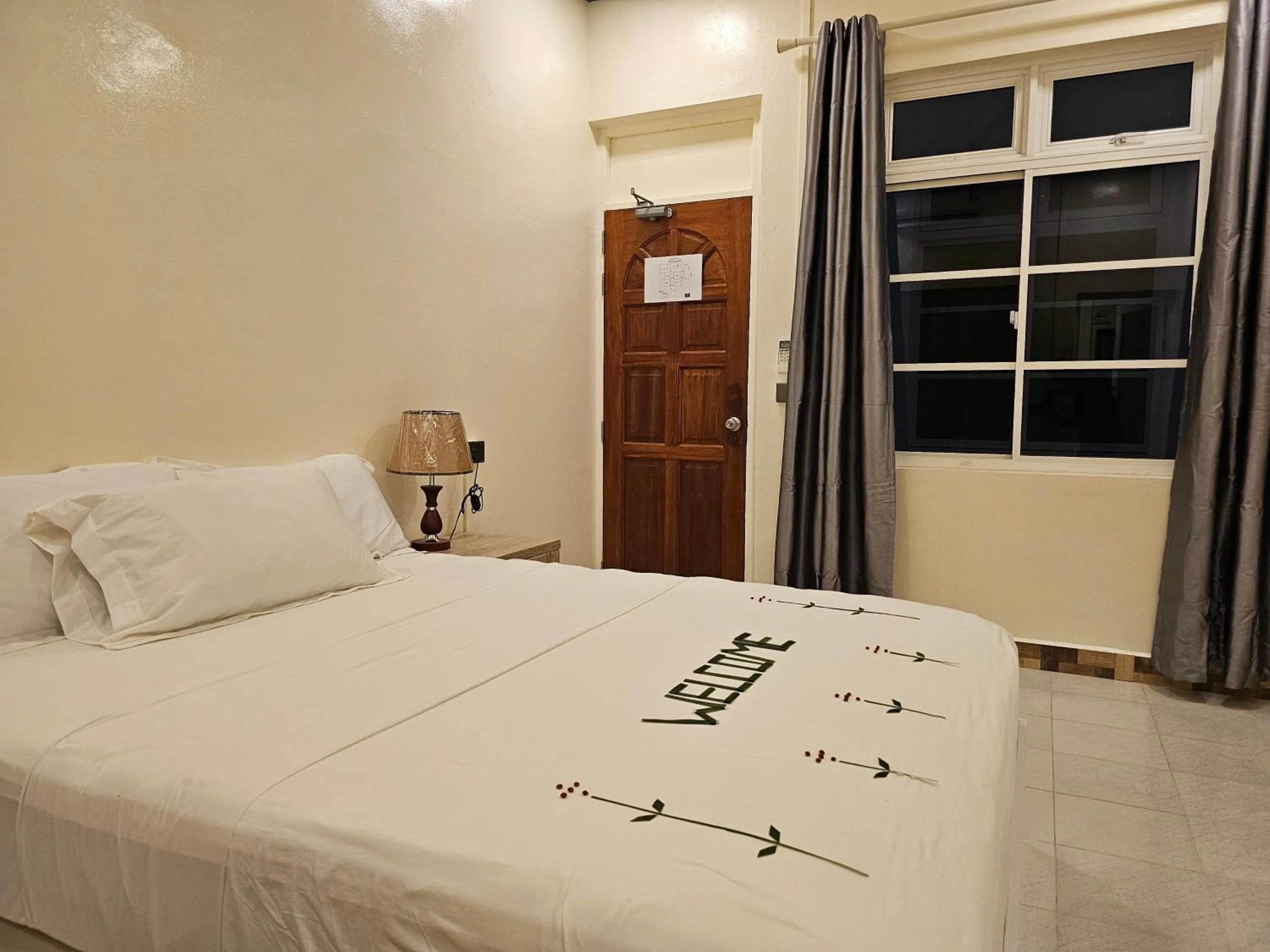 Photo of the whole room in Island Luxury Fehendhoo