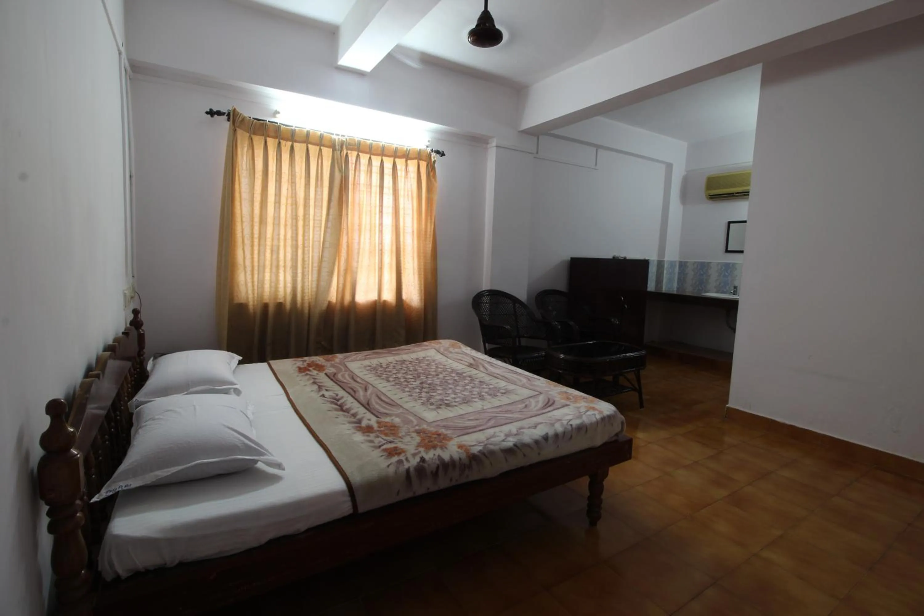 Bed in Dubai Hotel & Restaurant Kumarakom