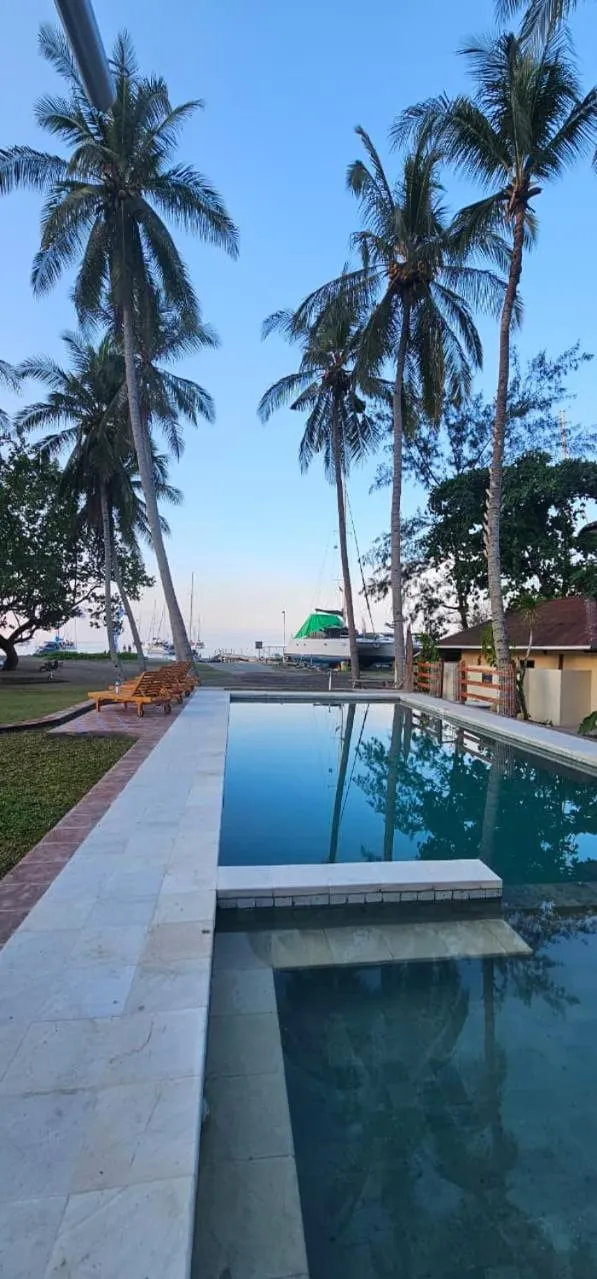 Swimming pool in Medana Bay Marina