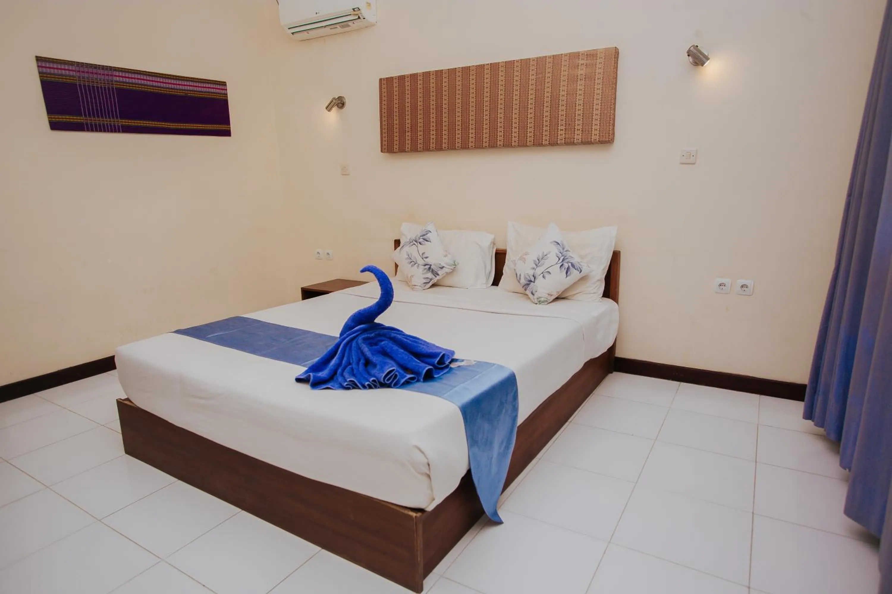 Bed in Medana Bay Marina