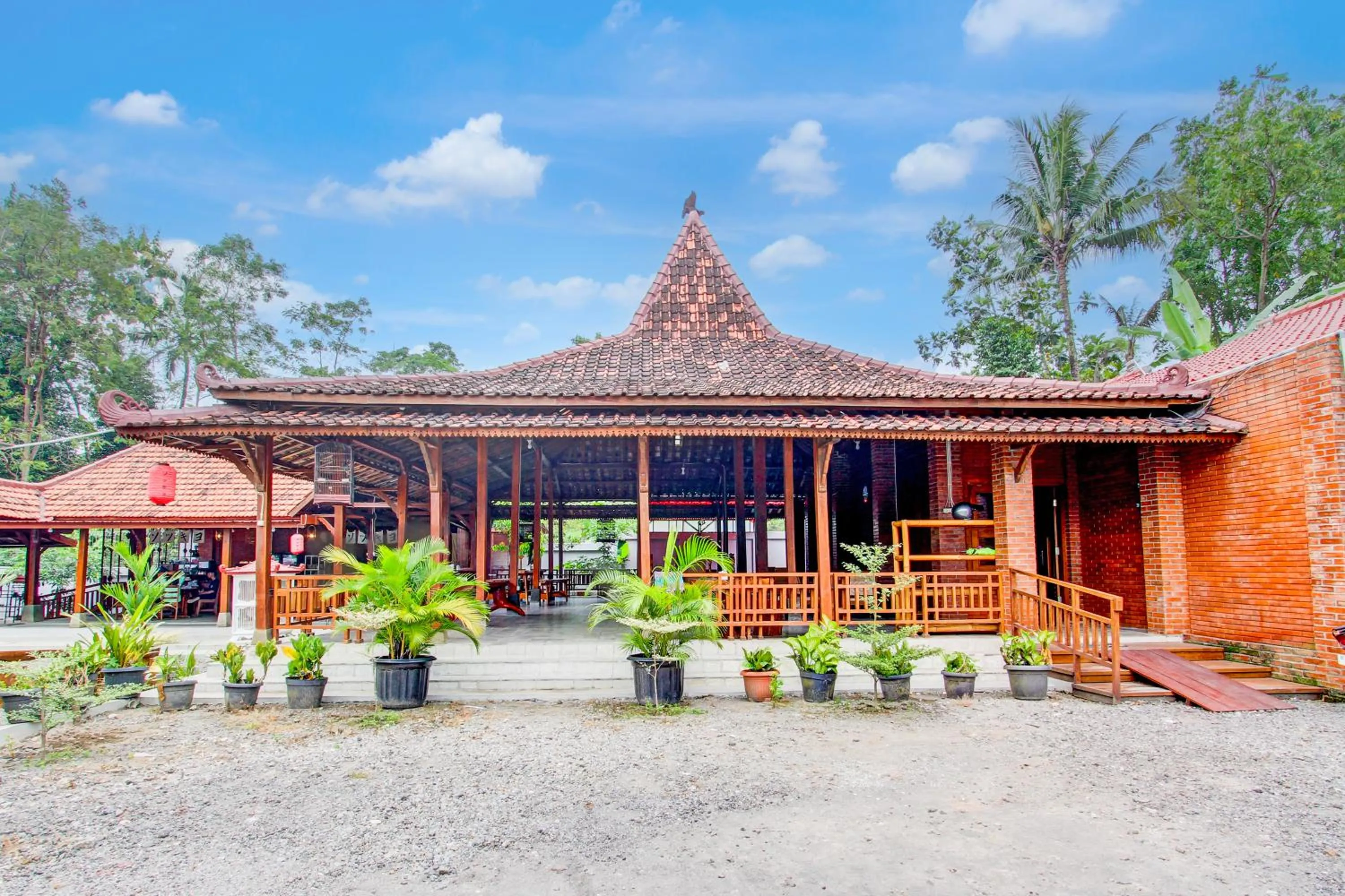 Property building in Capital O 93873 Sokkyo Homestay