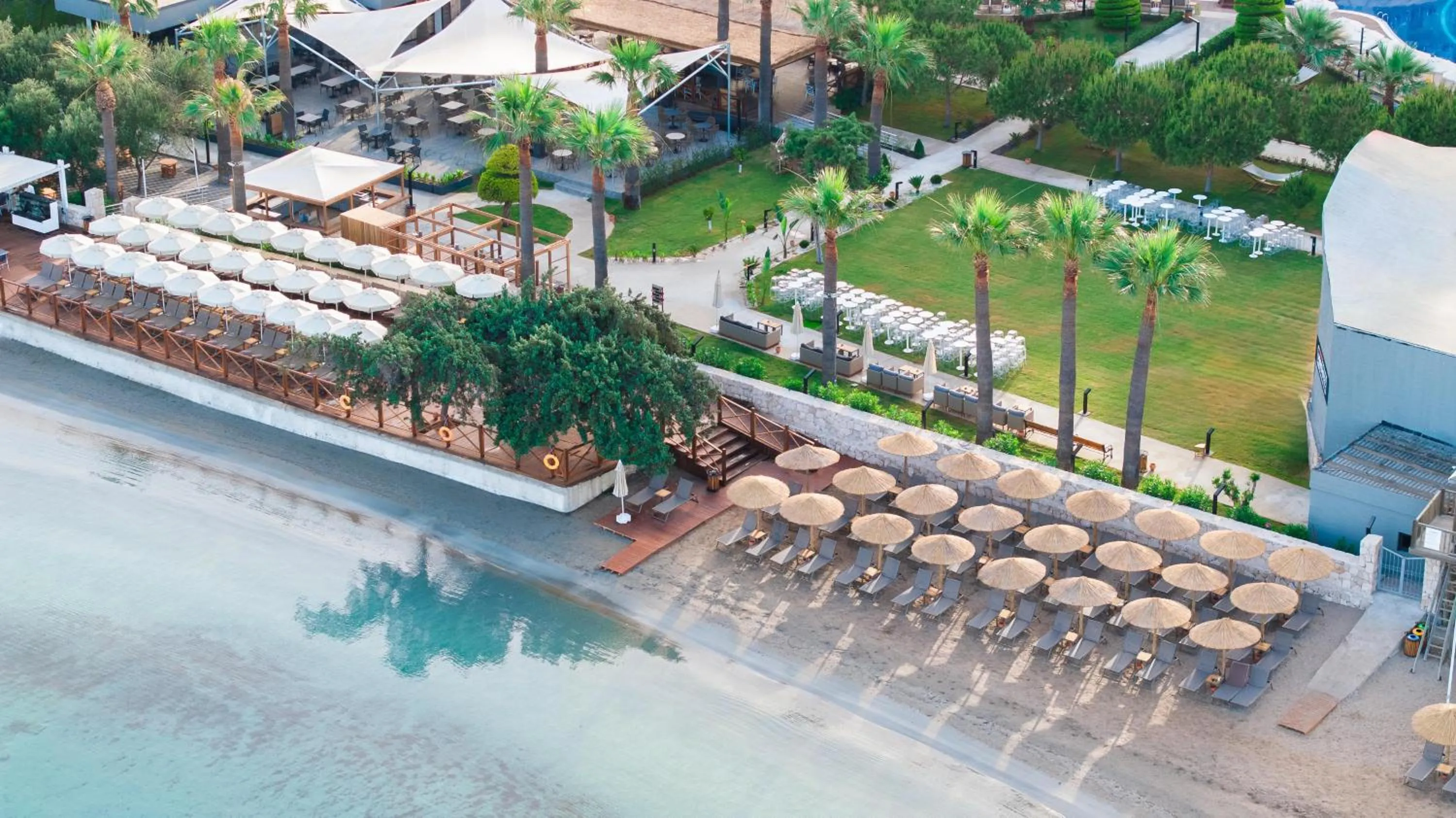 Swimming pool in Prive Hotel Didim - Ultra All Inclusive