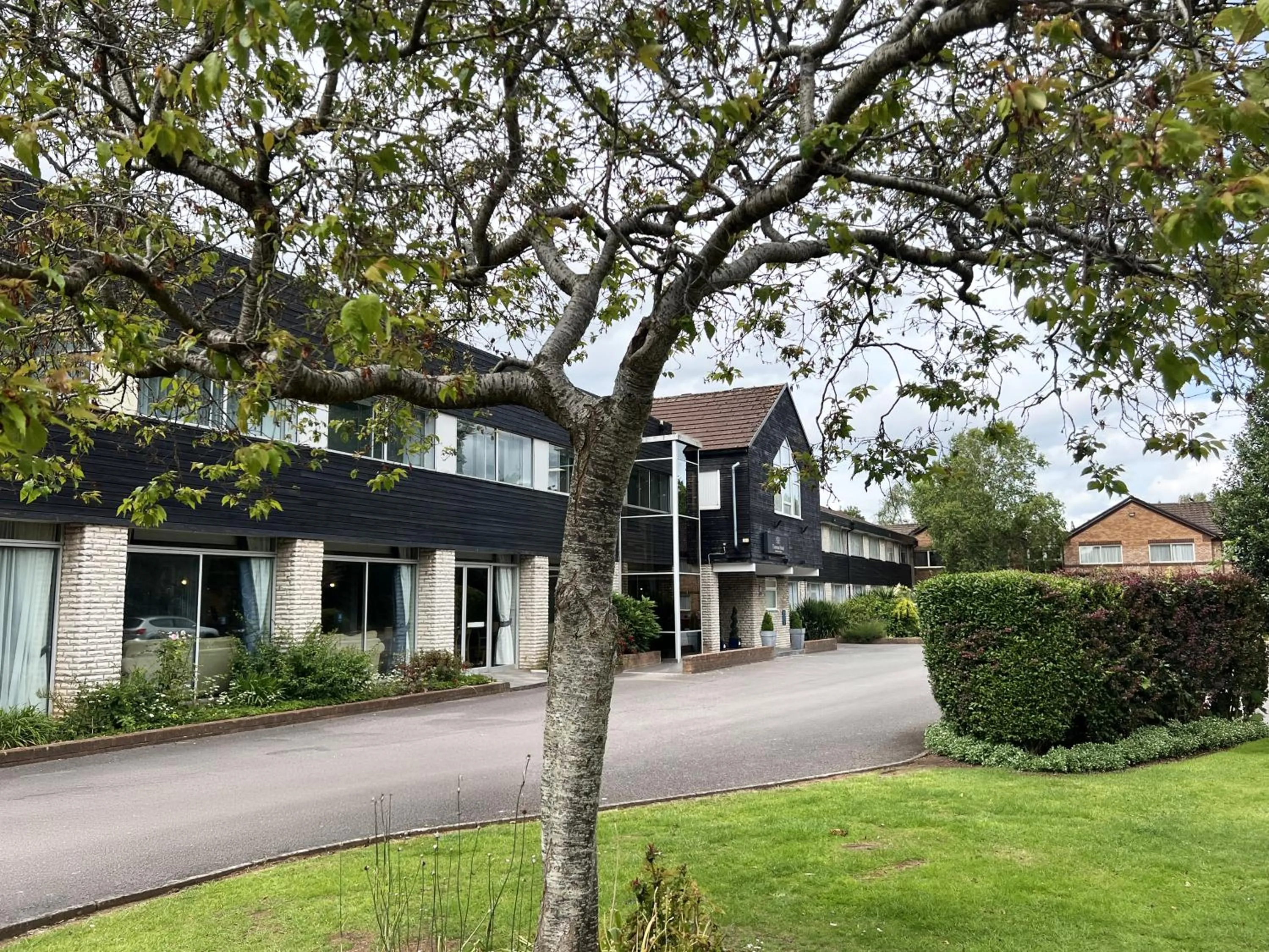 Property building in Tiverton Hotel Lounge & Venue