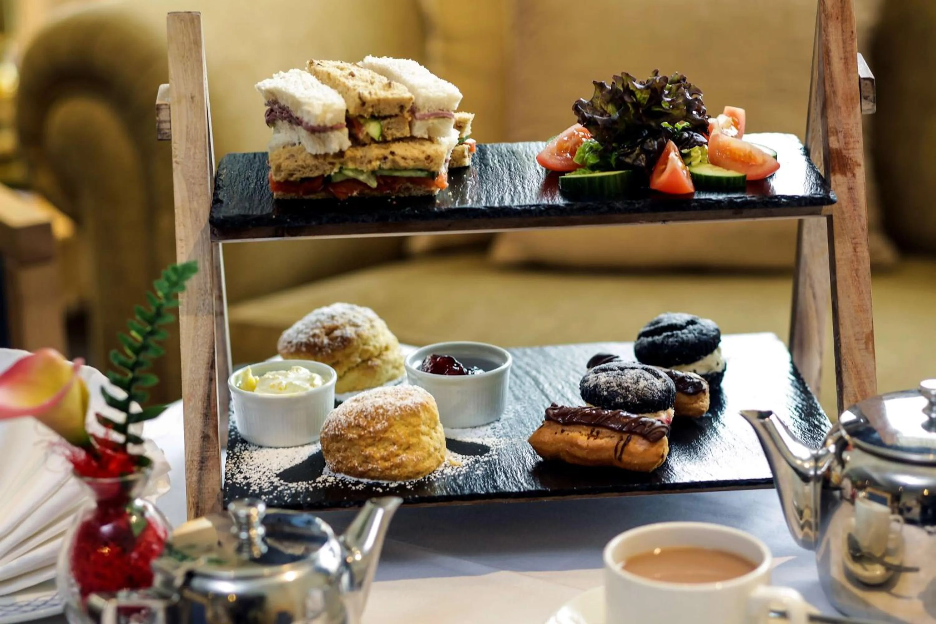 Restaurant/places to eat in Tiverton Hotel Lounge & Venue