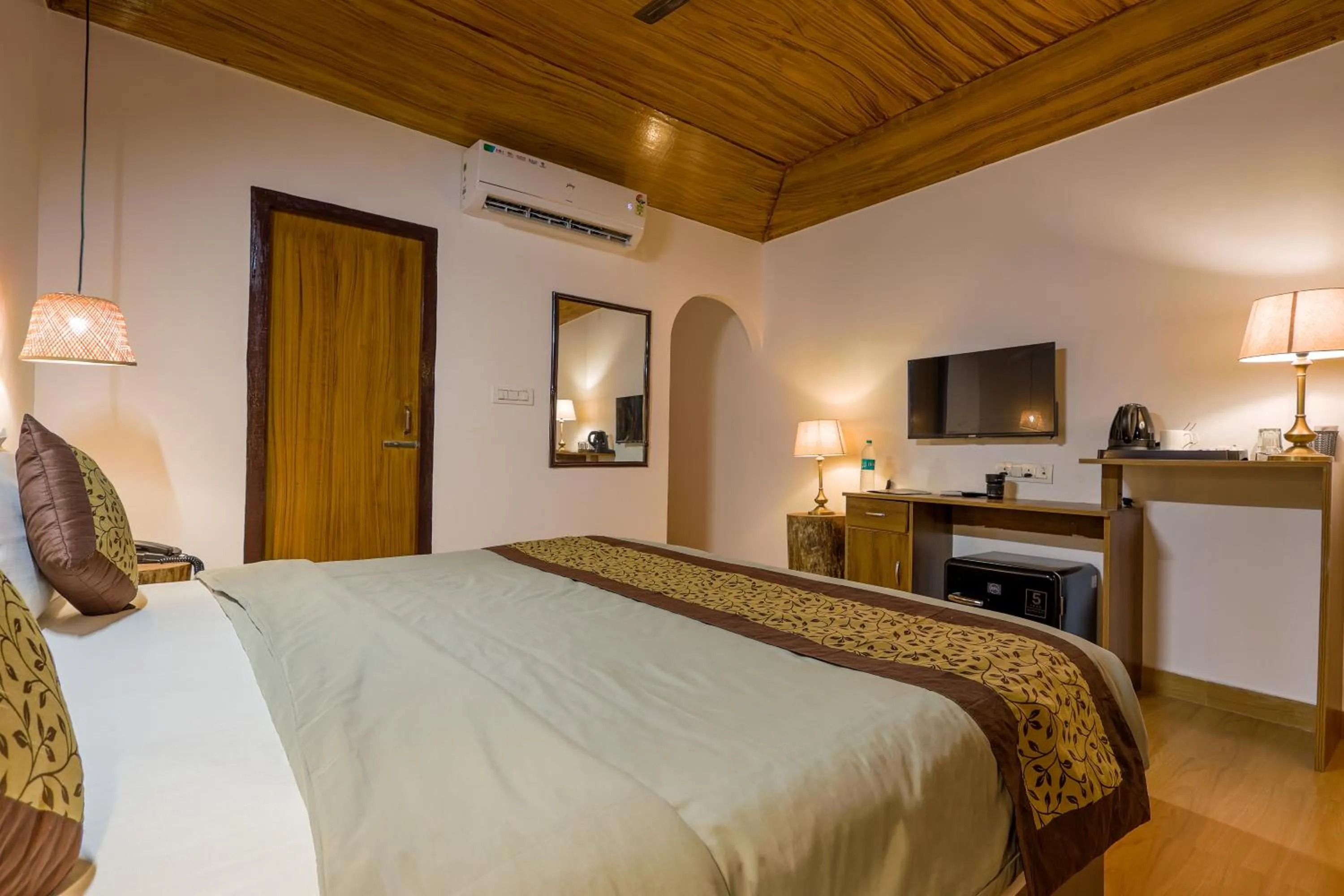 Bedroom, Bed in Wild Planets Corbett Resort, 2 Kms from Anantum Gateway Resorts