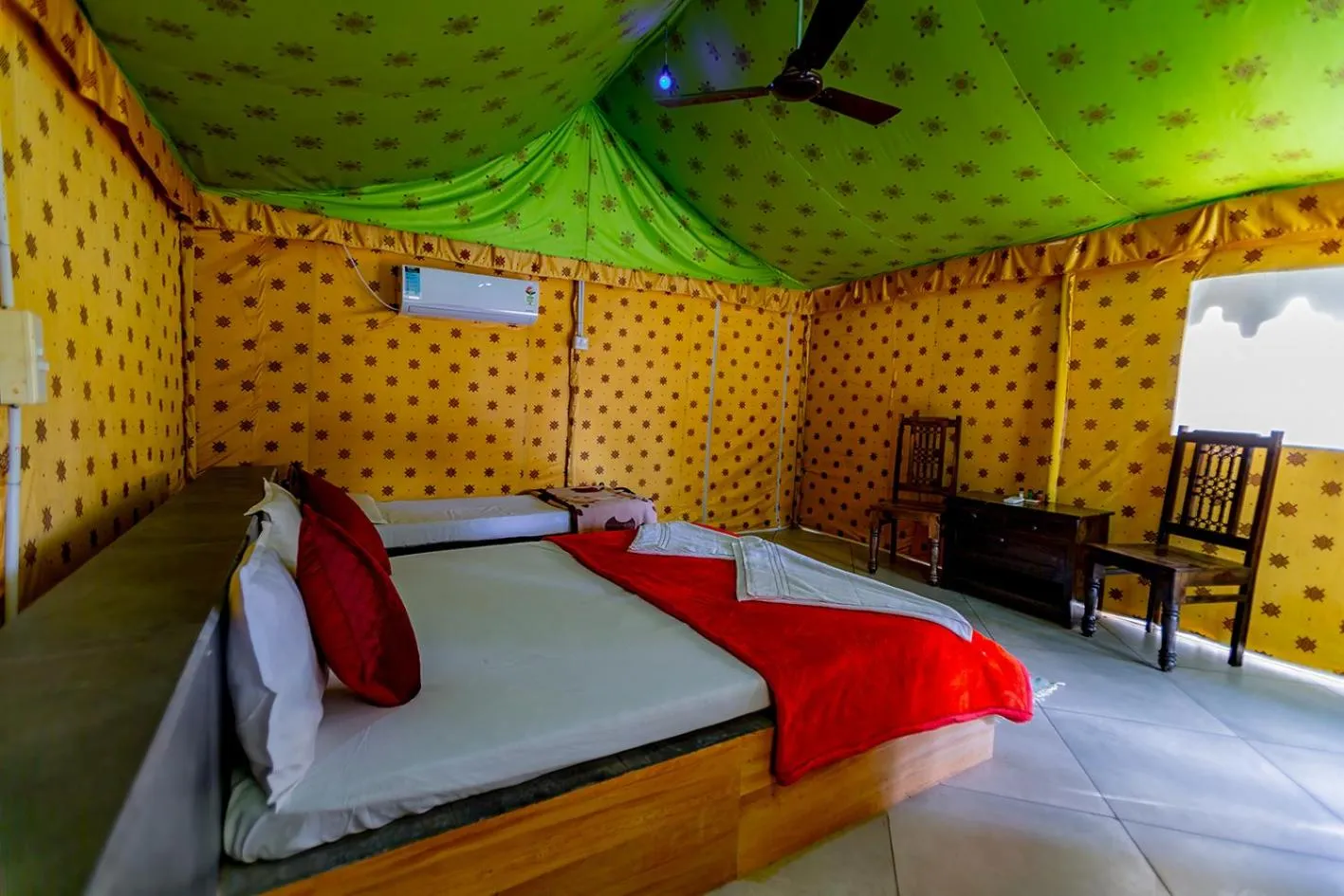 Photo of the whole room in Amber Resort