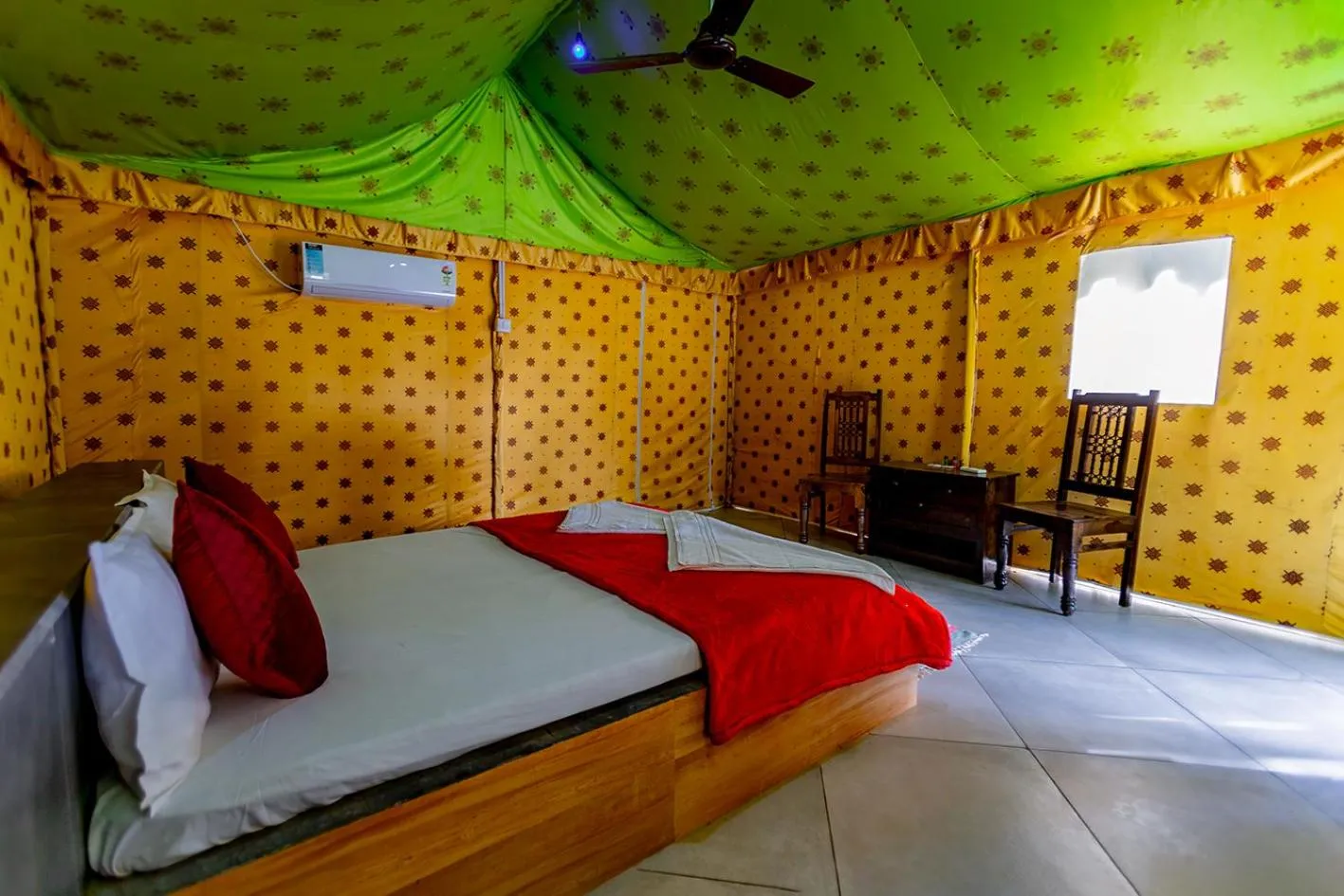 Photo of the whole room in Amber Resort