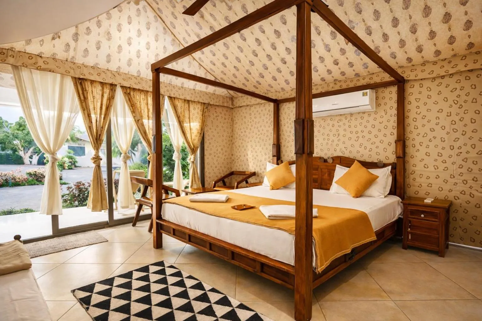 Photo of the whole room, Bed in Amber Resort