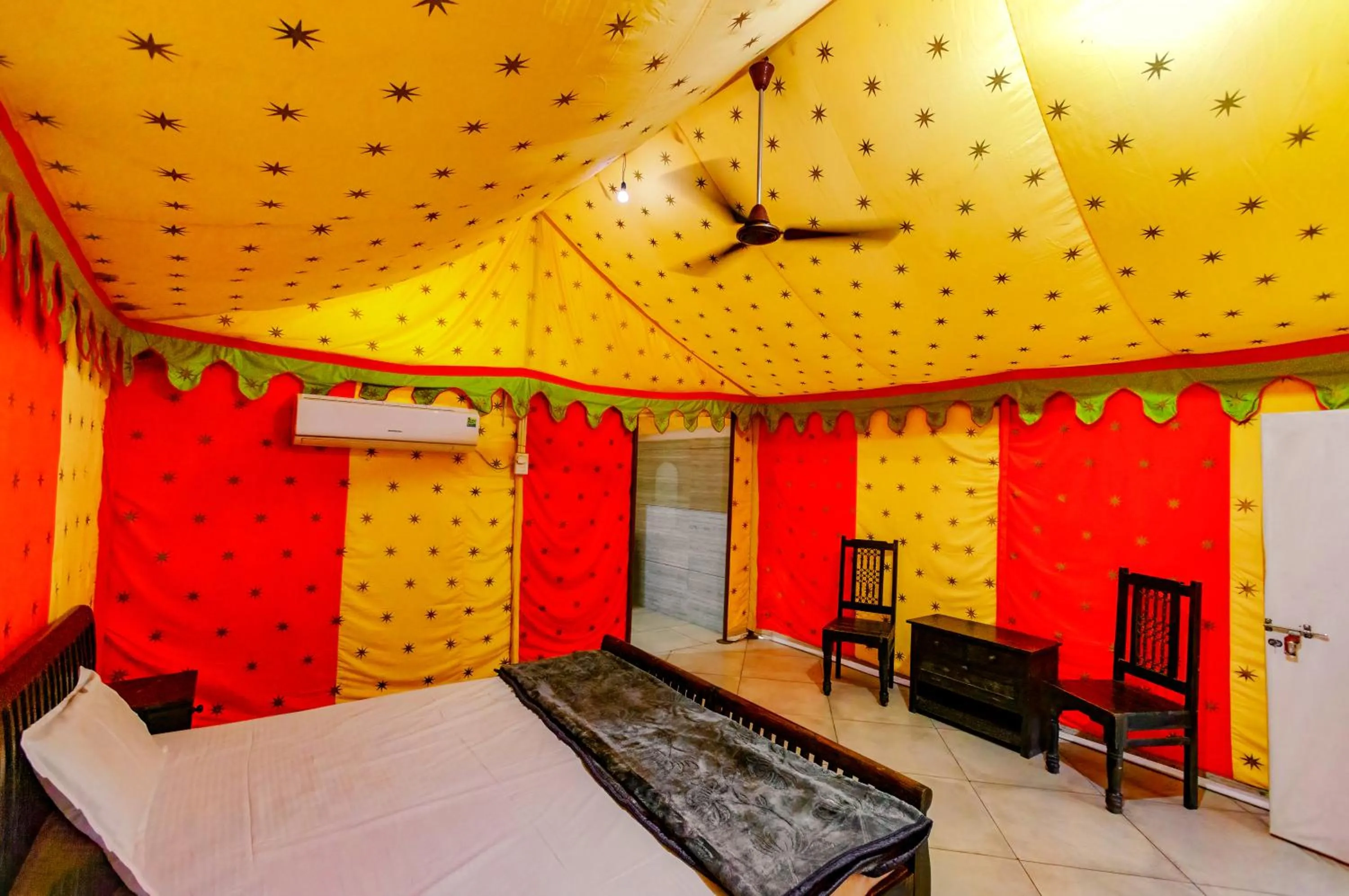 Photo of the whole room in Amber Resort