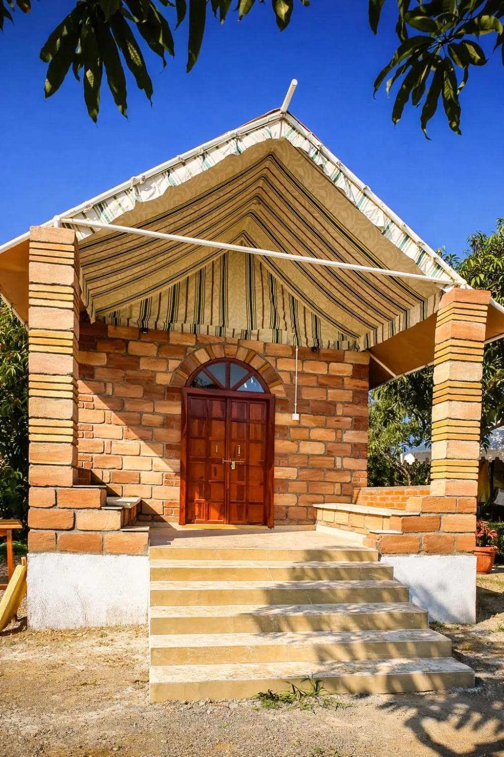 Facade/entrance in Amber Resort