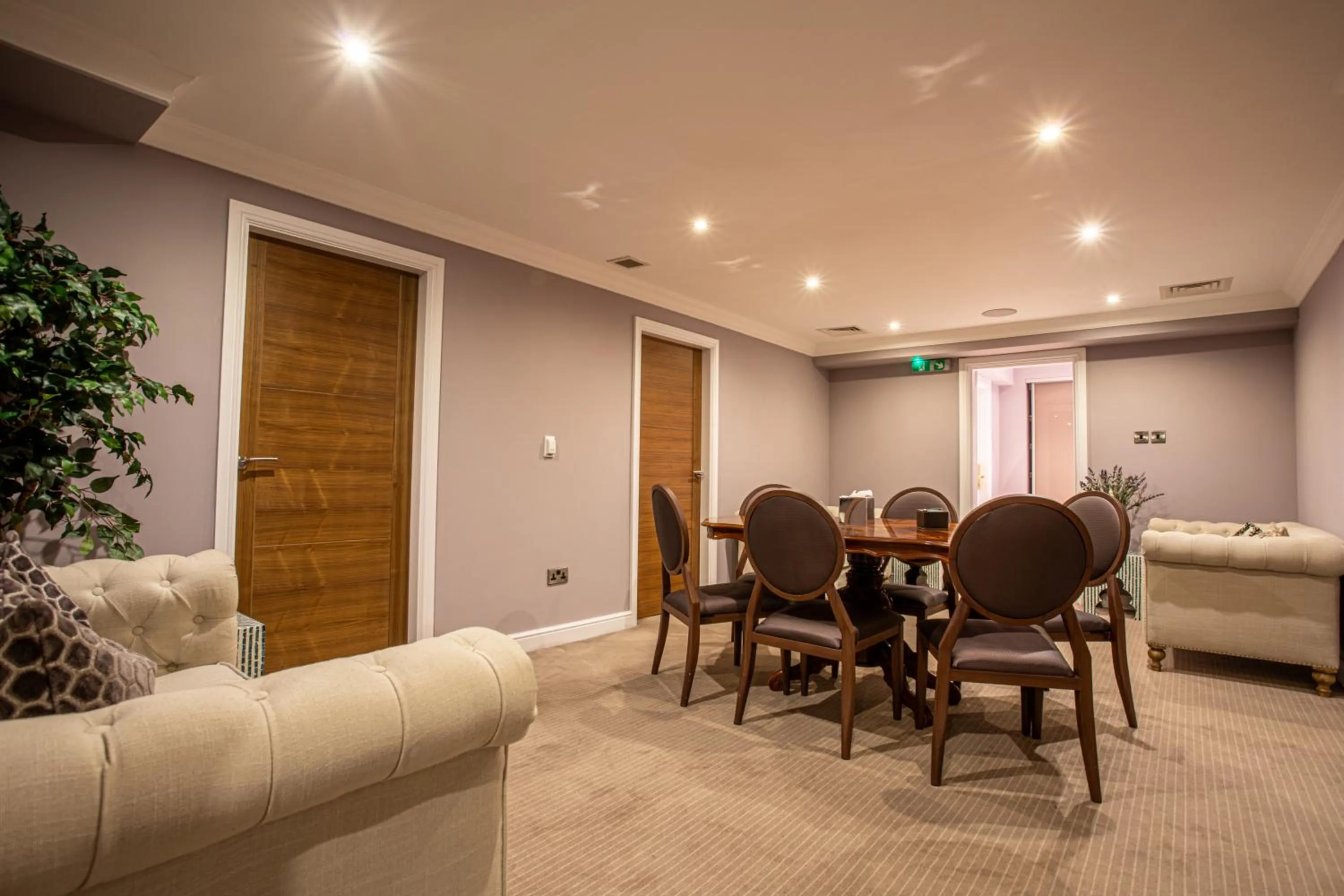 Seating area in Waterton Park Hotel