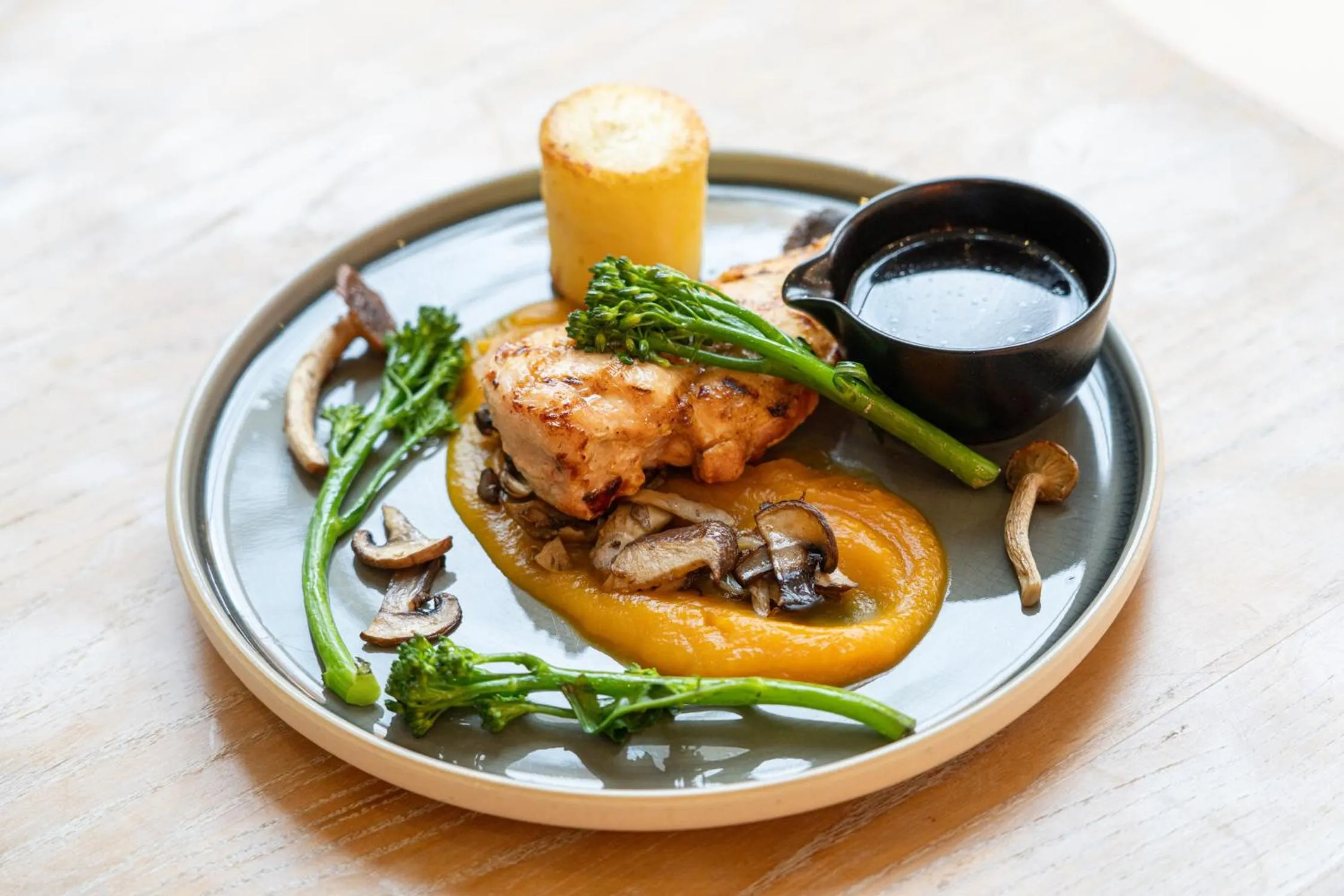 Food and drinks in Waterton Park Hotel