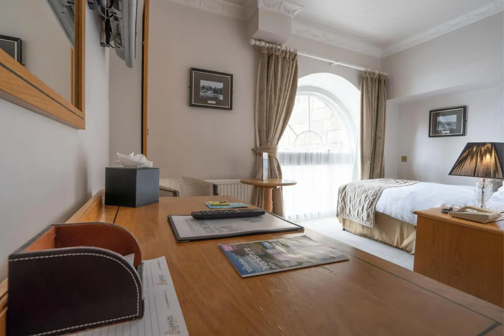 Standard Single Room in Waterton Park Hotel Standard Single Room in Waterton Park Hotel