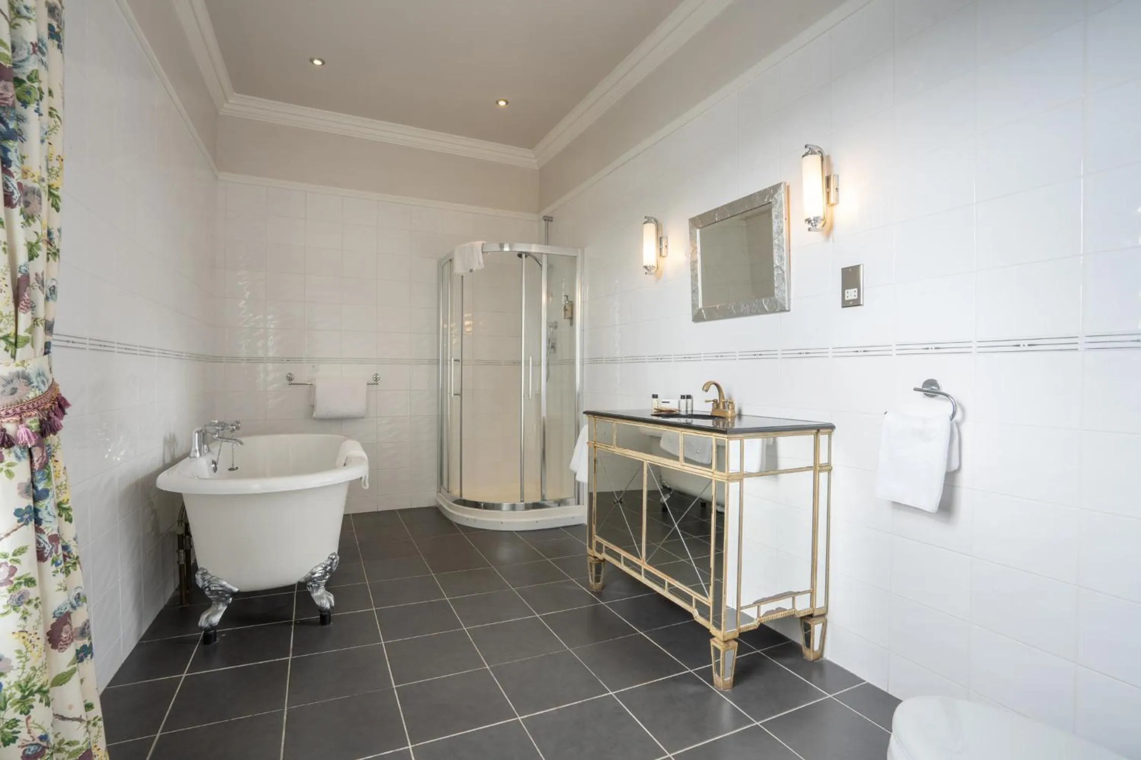 Bathroom in Waterton Park Hotel