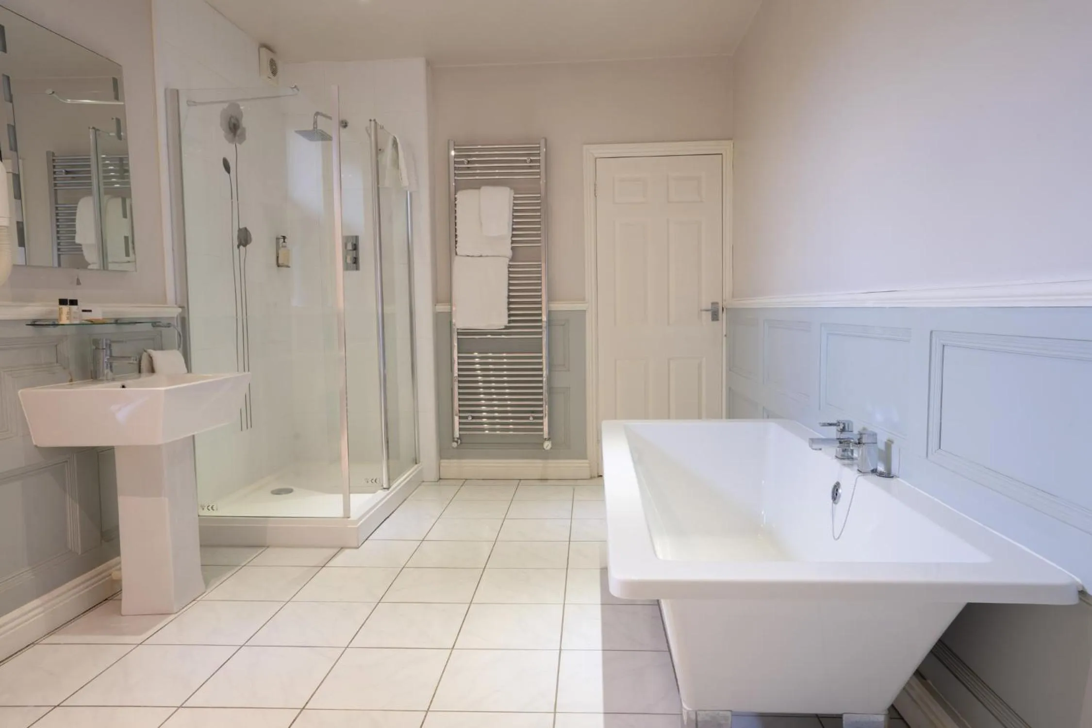Bathroom in Waterton Park Hotel