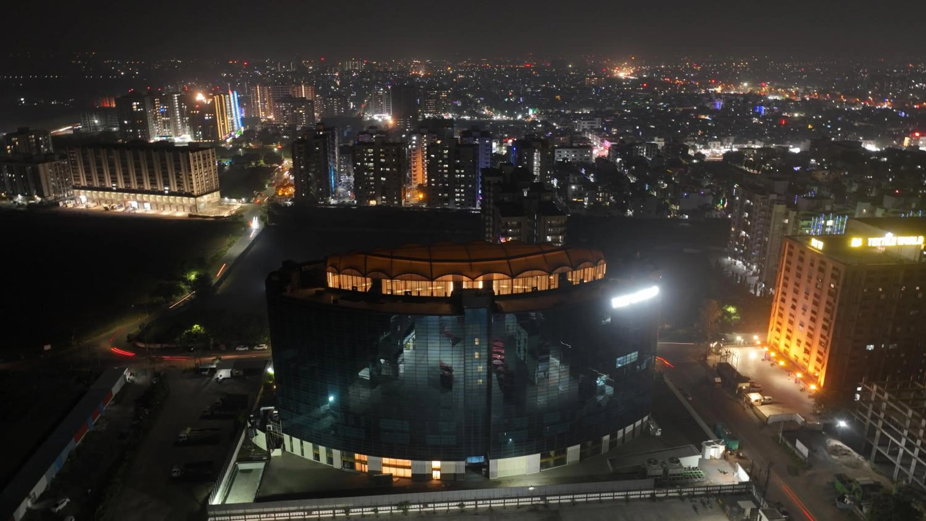 Property building in Regenta - The World Surat