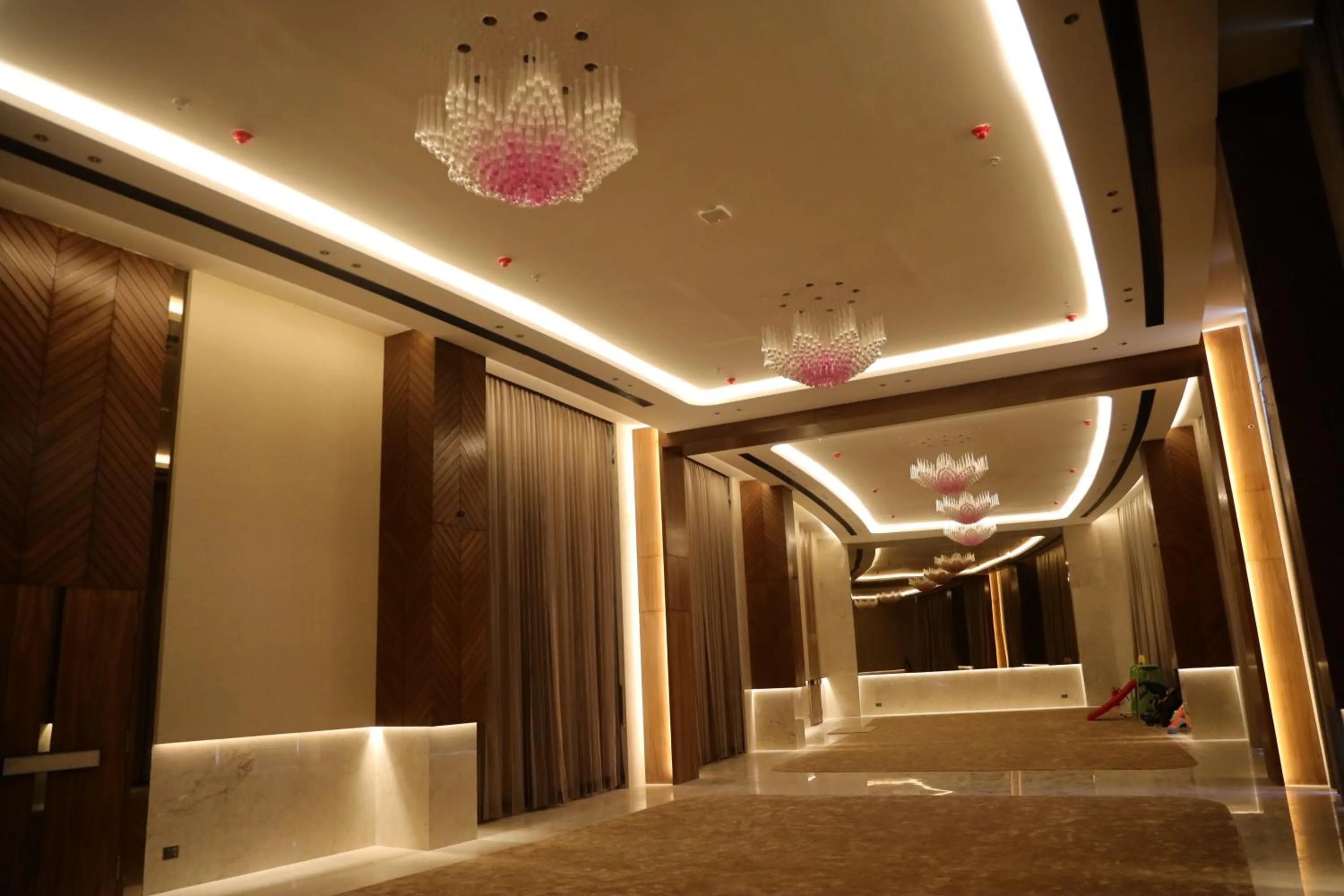 Banquet/Function facilities in Regenta - The World Surat