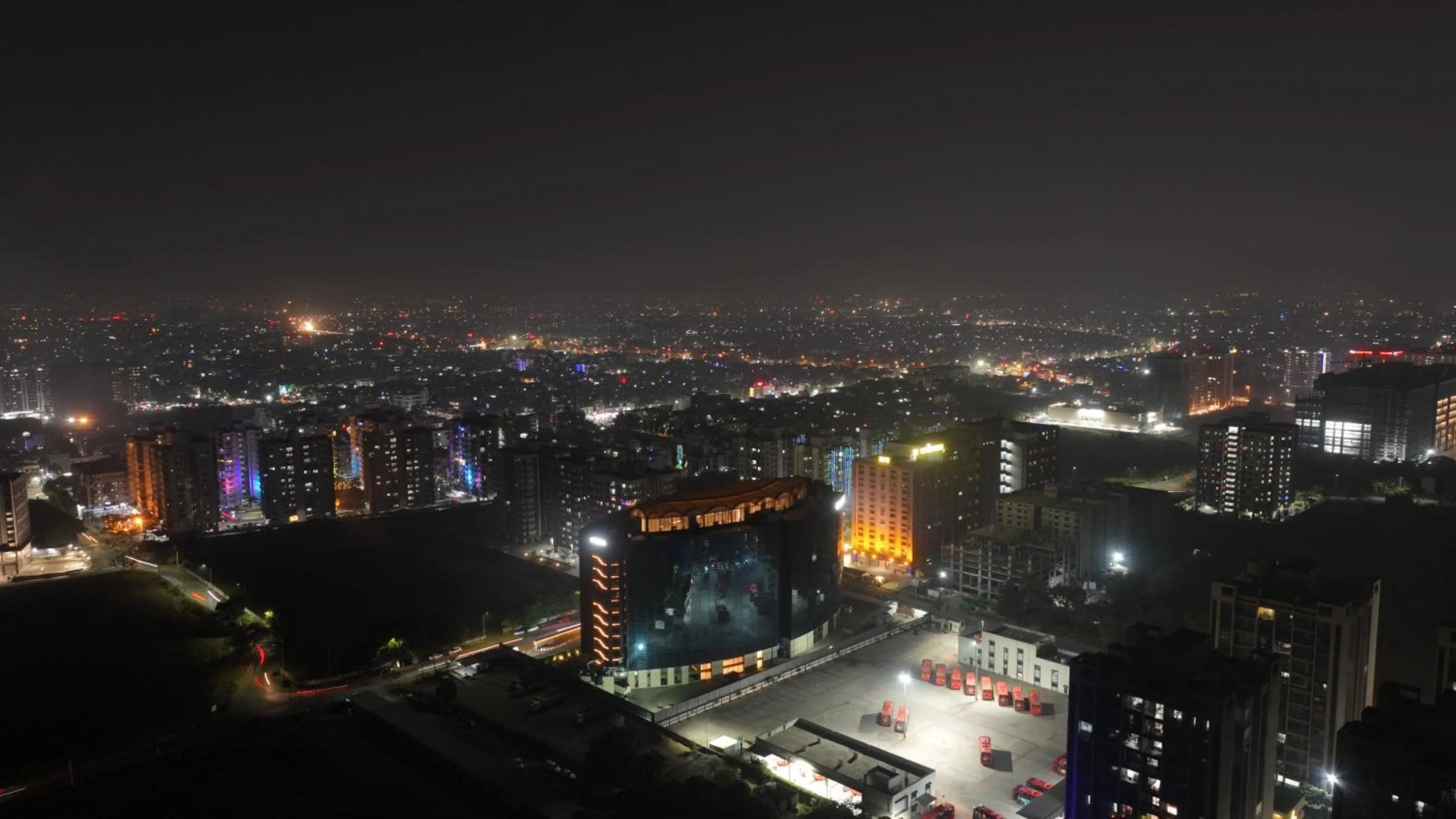 Property building in Regenta - The World Surat