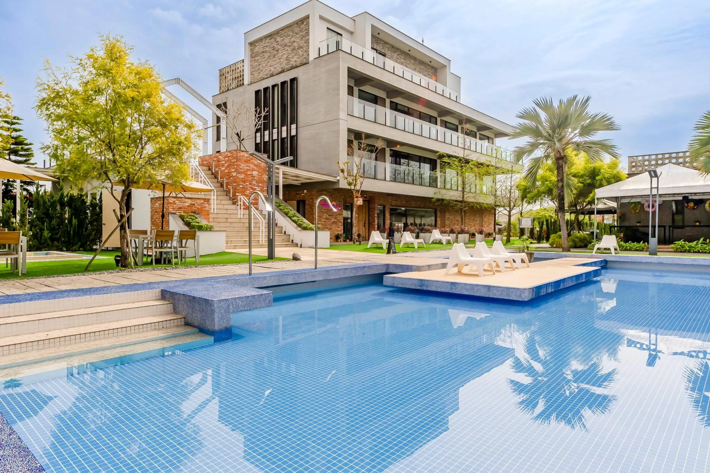 Pool view in Ning Xia Time