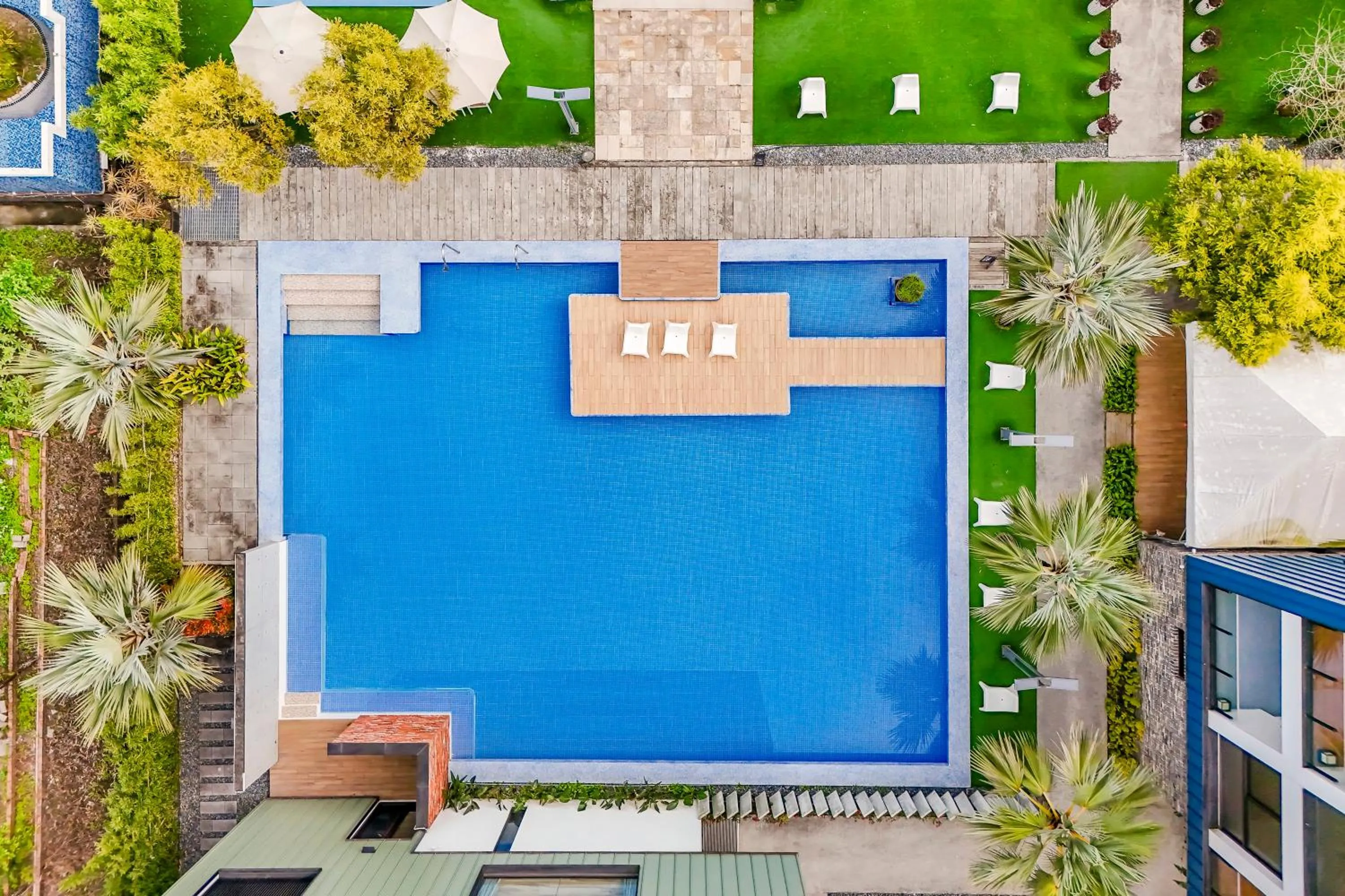 Swimming pool in Ning Xia Time