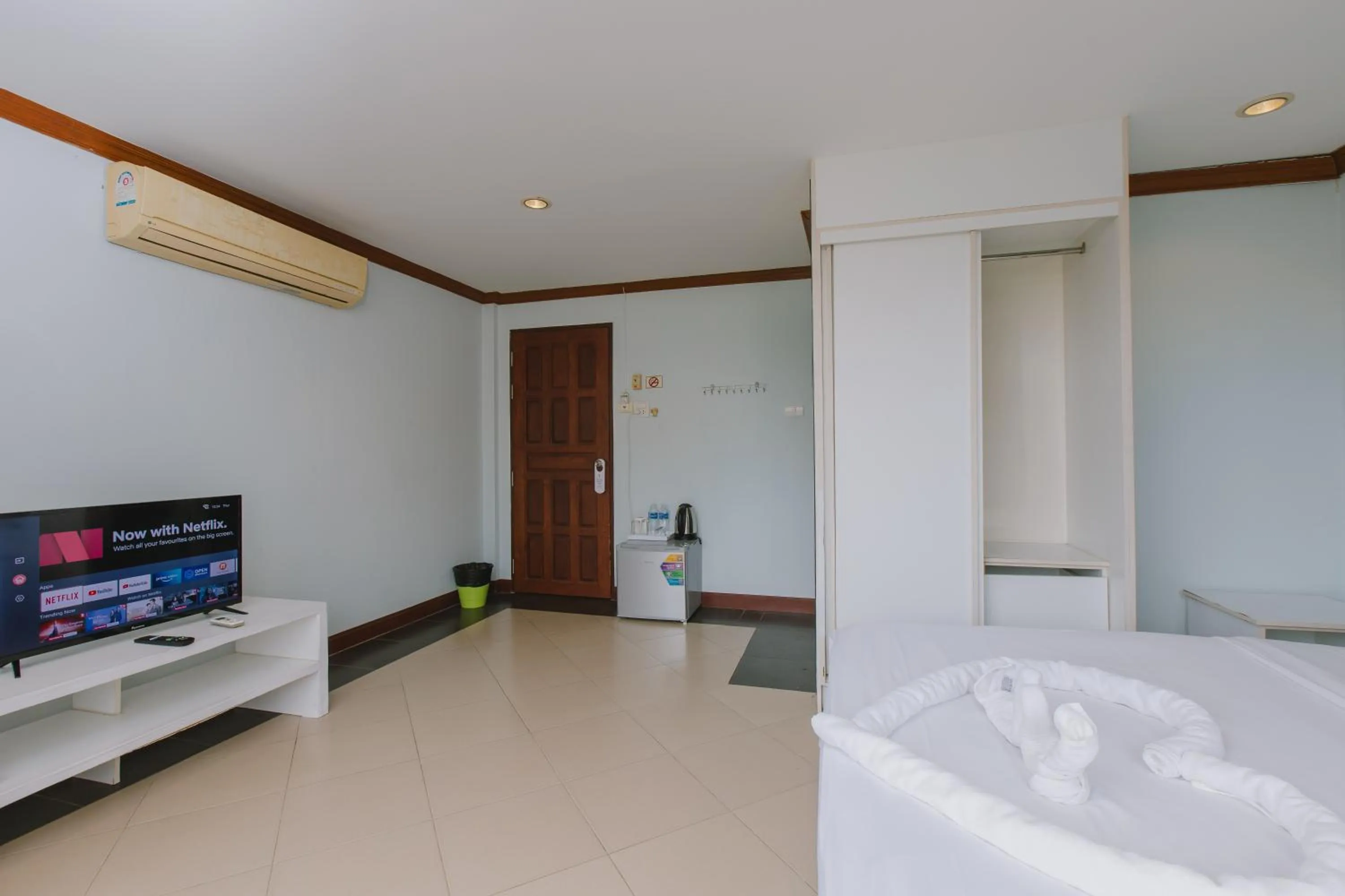 Photo of the whole room in Sunstar Palace Patong